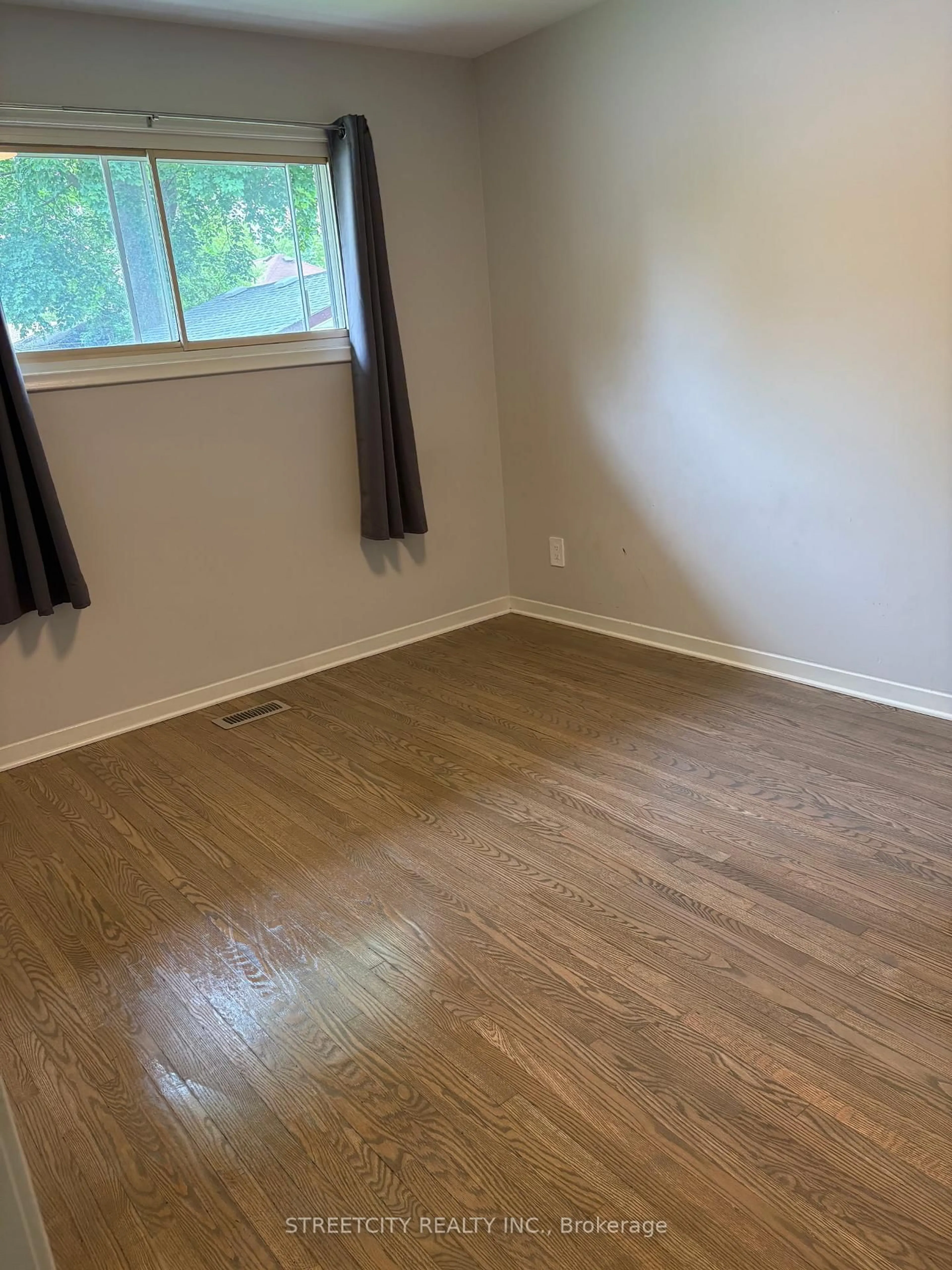 A pic of a room for 1500 Mardell Pl, London East Ontario N5V 1W9