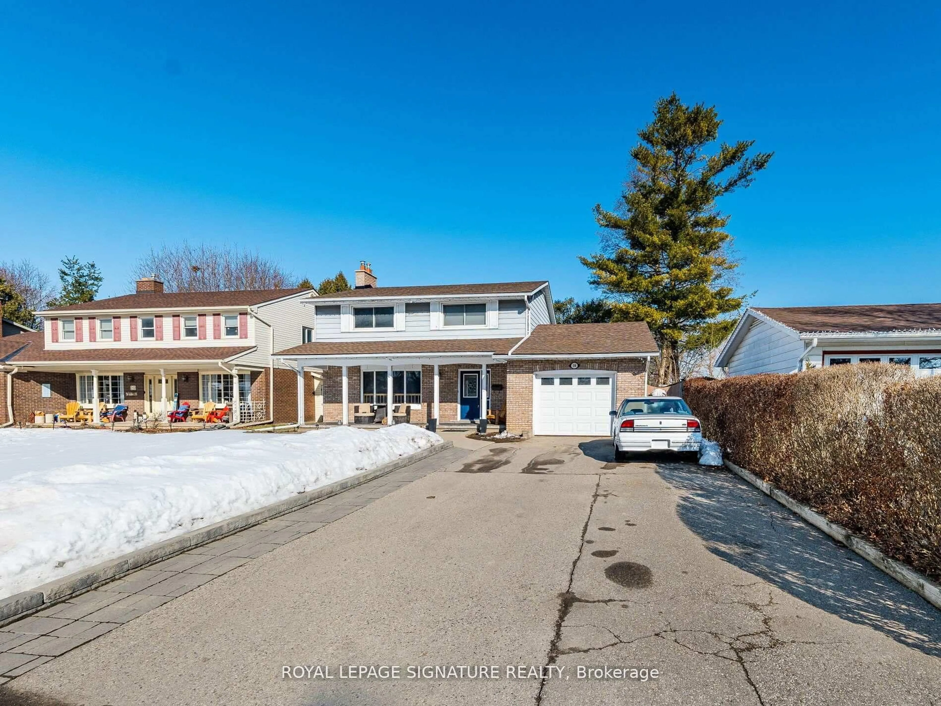 A pic from outside/outdoor area/front of a property/back of a property/a pic from drone, street for 16 Alderwood Cres, Cambridge Ontario N1S 3T1