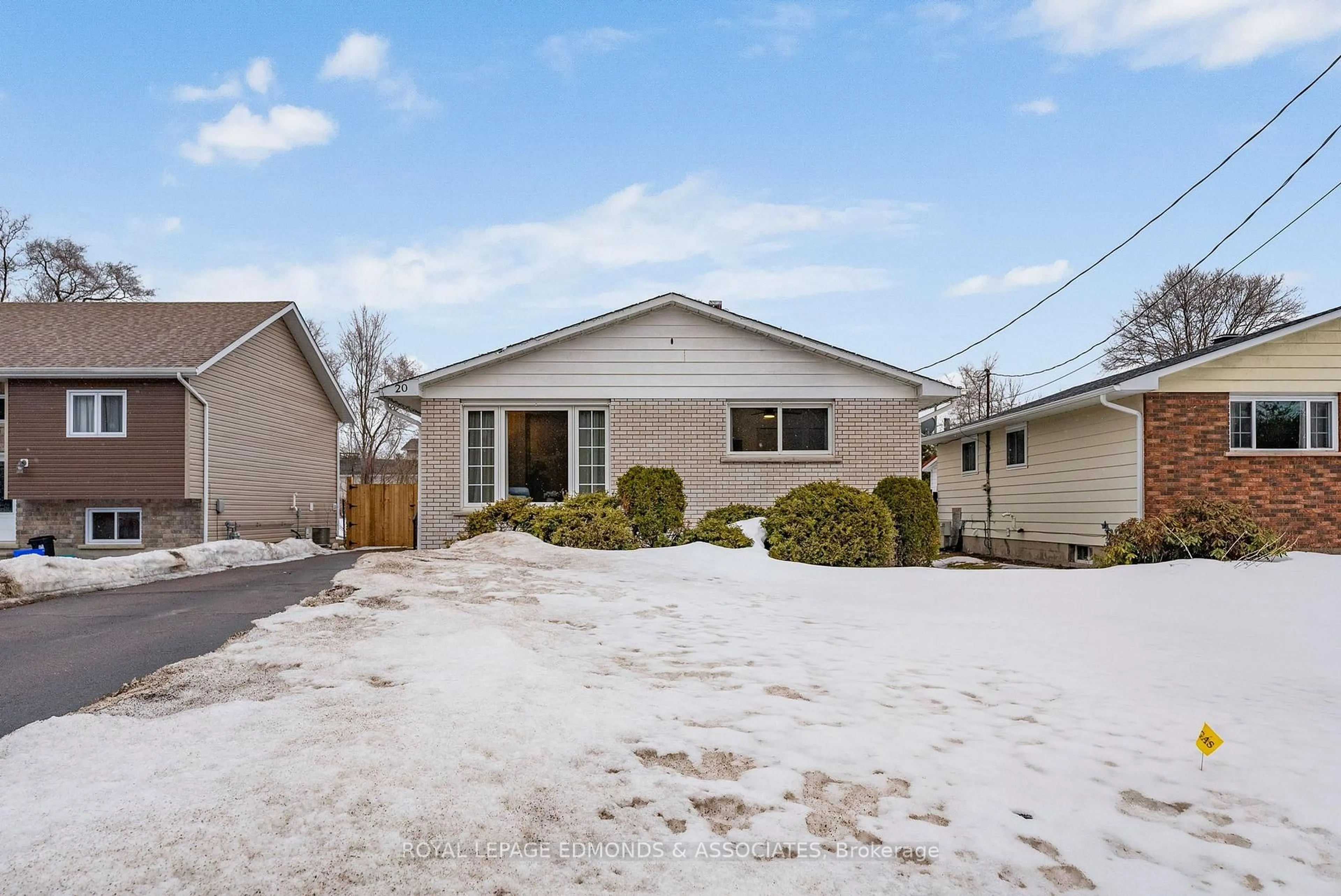 Unknown for 20 Wilbert St, Petawawa Ontario K8H 2C6