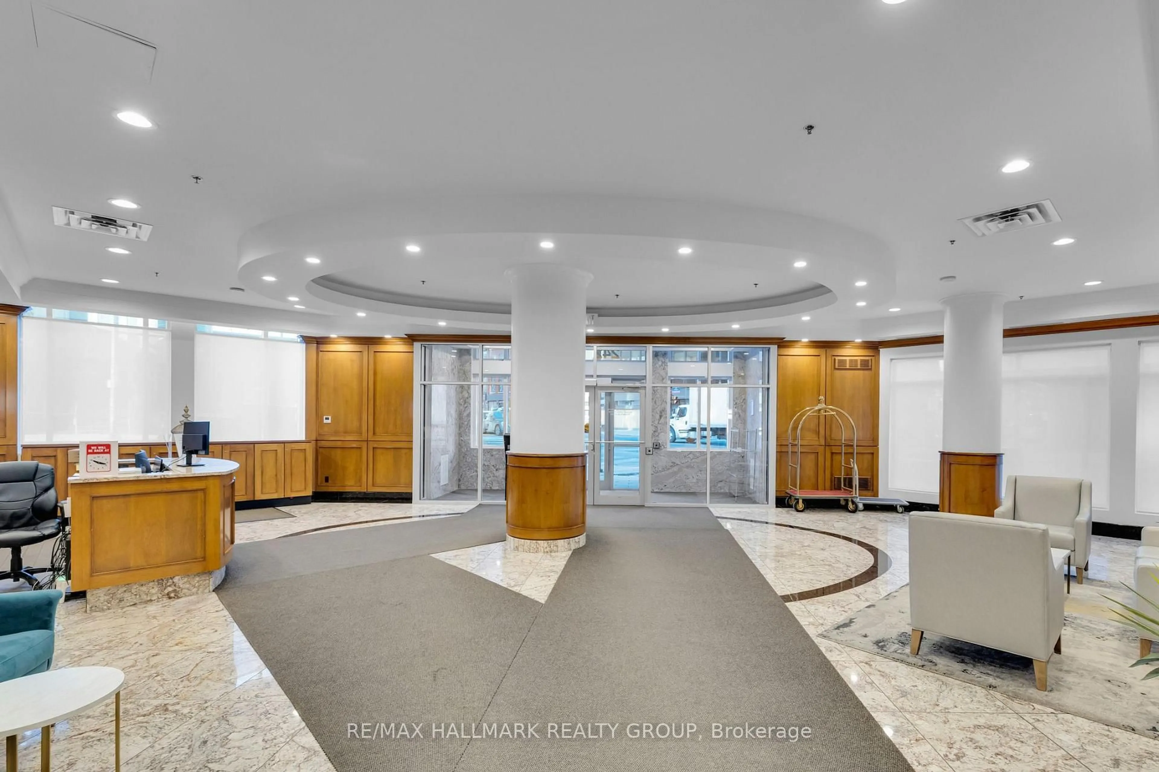 Lobby for 242 Rideau St #803, Ottawa Ontario K1N 0B7