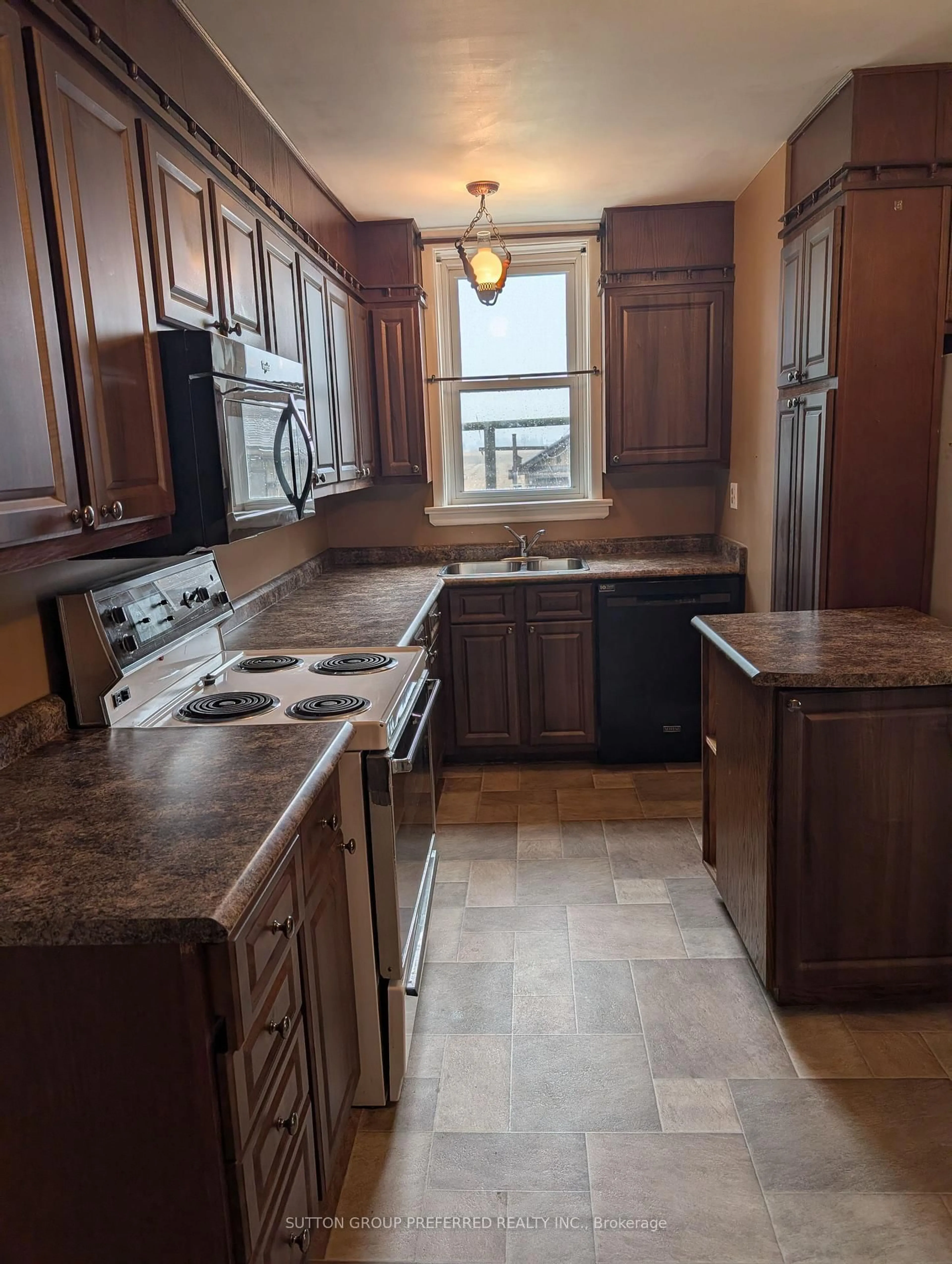 Standard kitchen, unknown for 135306 13TH Line, Zorra Ontario N0M 2M0