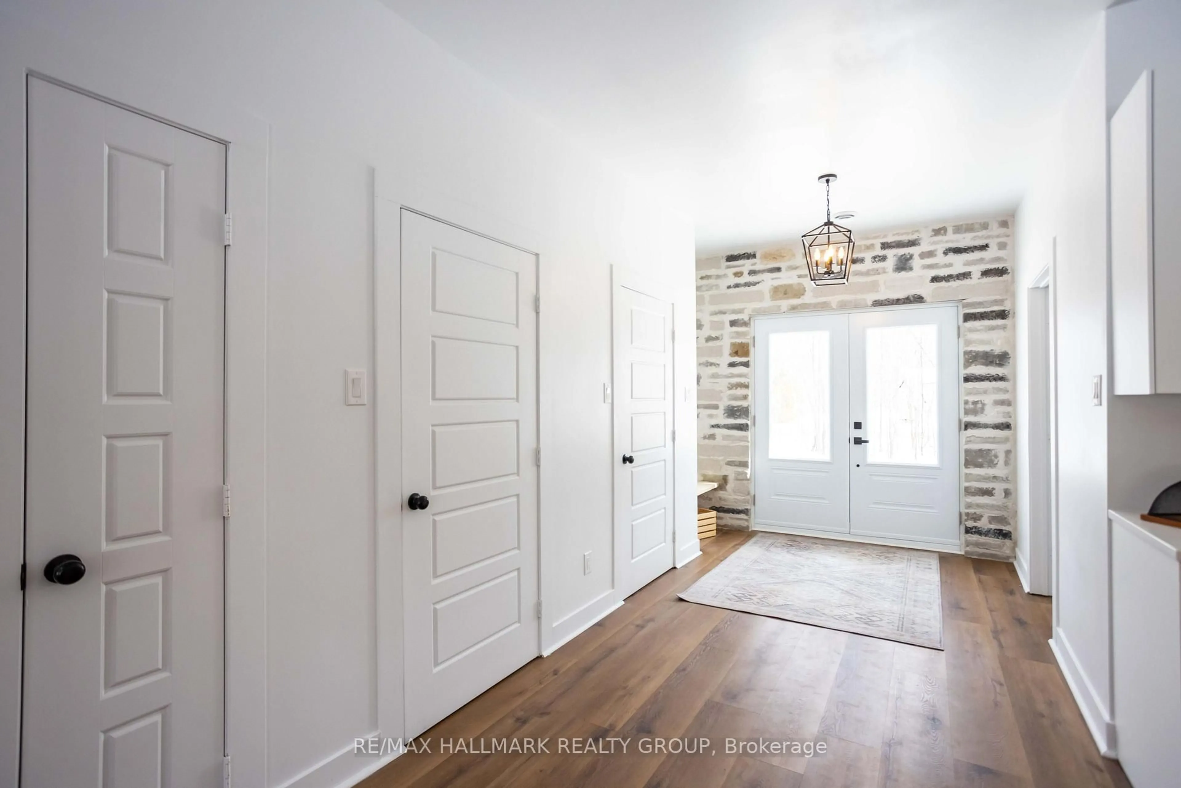 Indoor entryway for 3244 Piche Rd, The Nation Ontario K0A 1M0