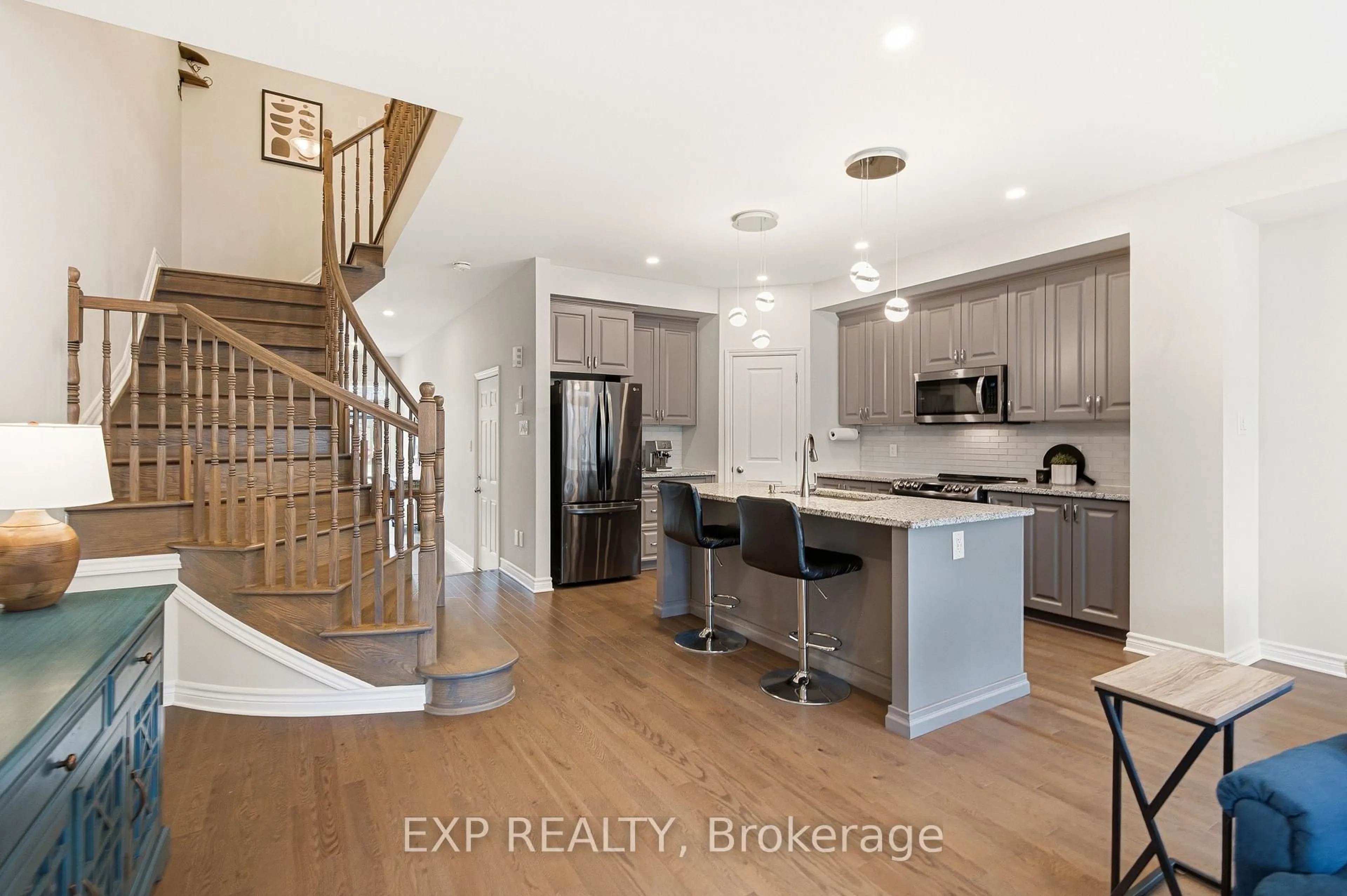 Open concept kitchen, unknown for 528 Fawn Valley Private, Ottawa Ontario K1T 0W5