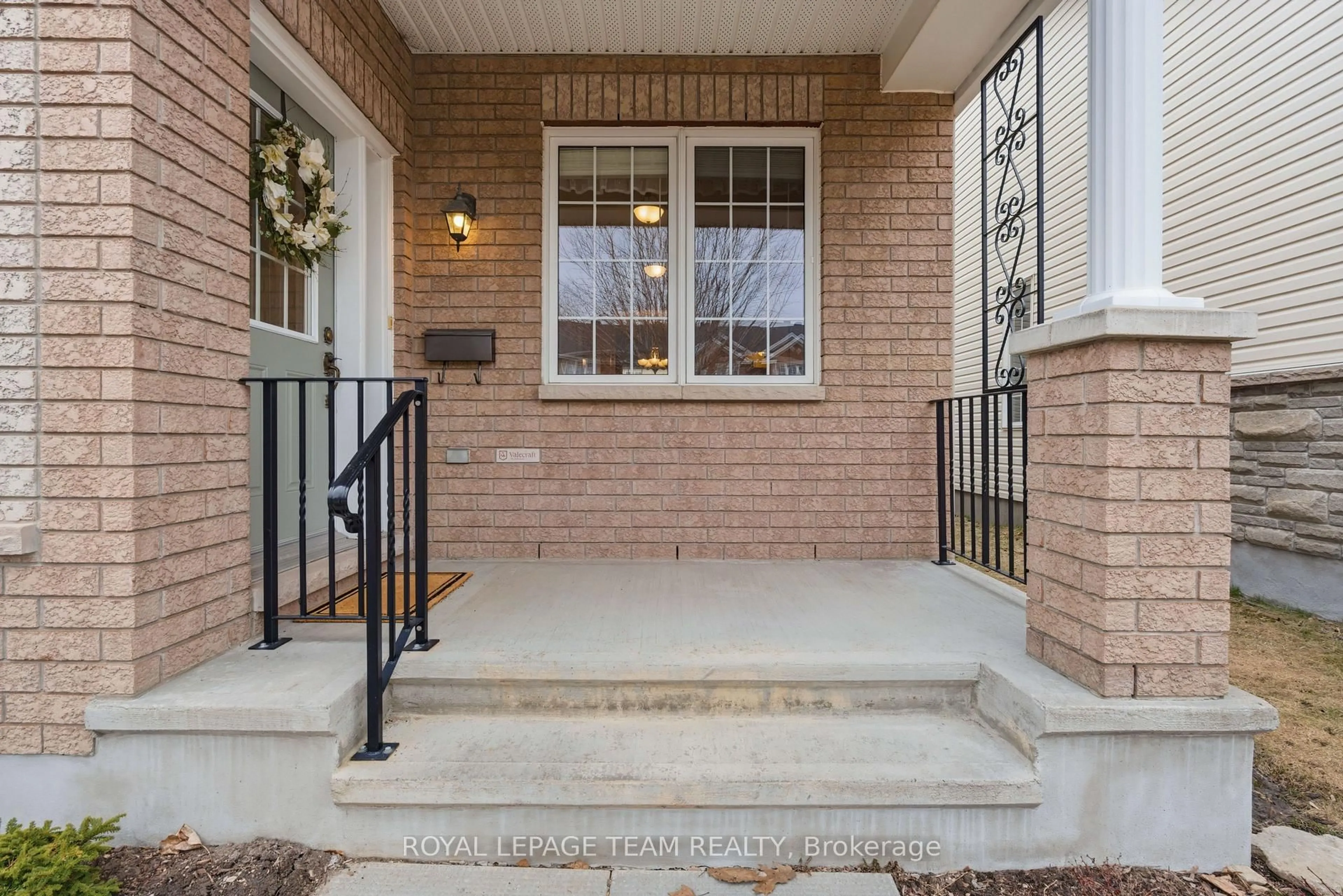 Unknown for 145 Stedman St, Ottawa Ontario K1T 0B5