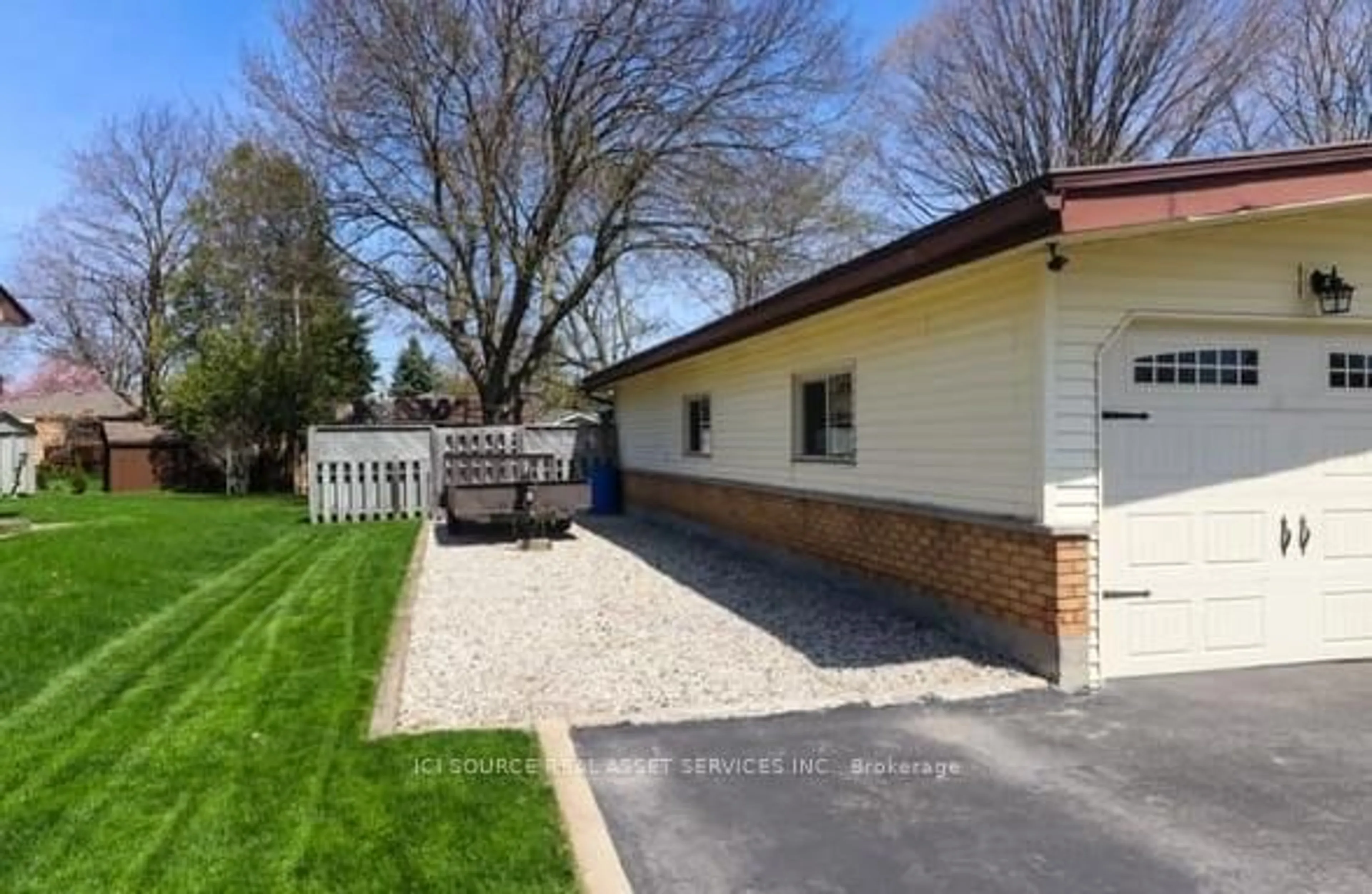 Unknown for 54 First St, Woolwich Ontario N3B 1H1