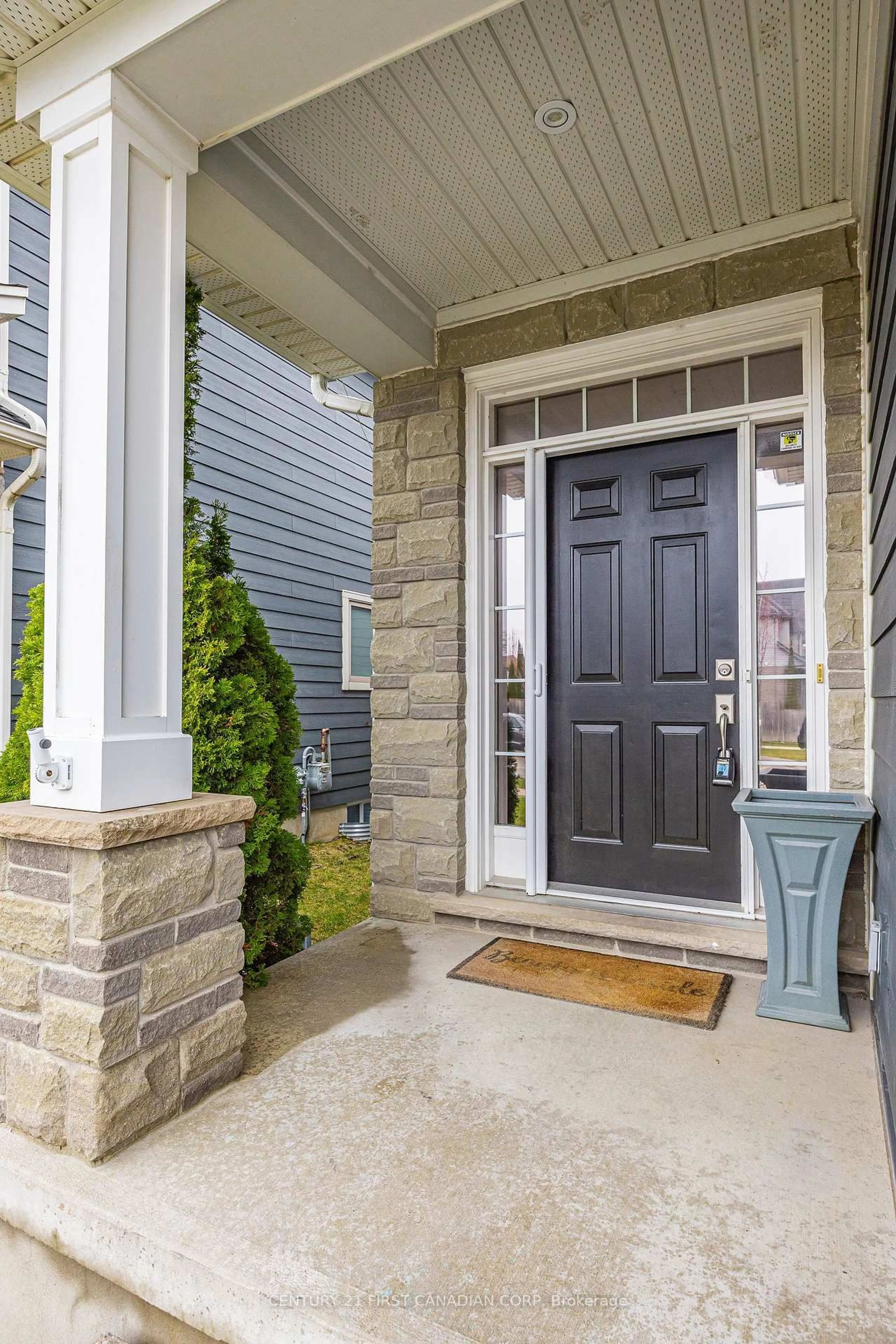 Indoor entryway for 3079 Pomeroy Lane, London South Ontario N6P 0B6