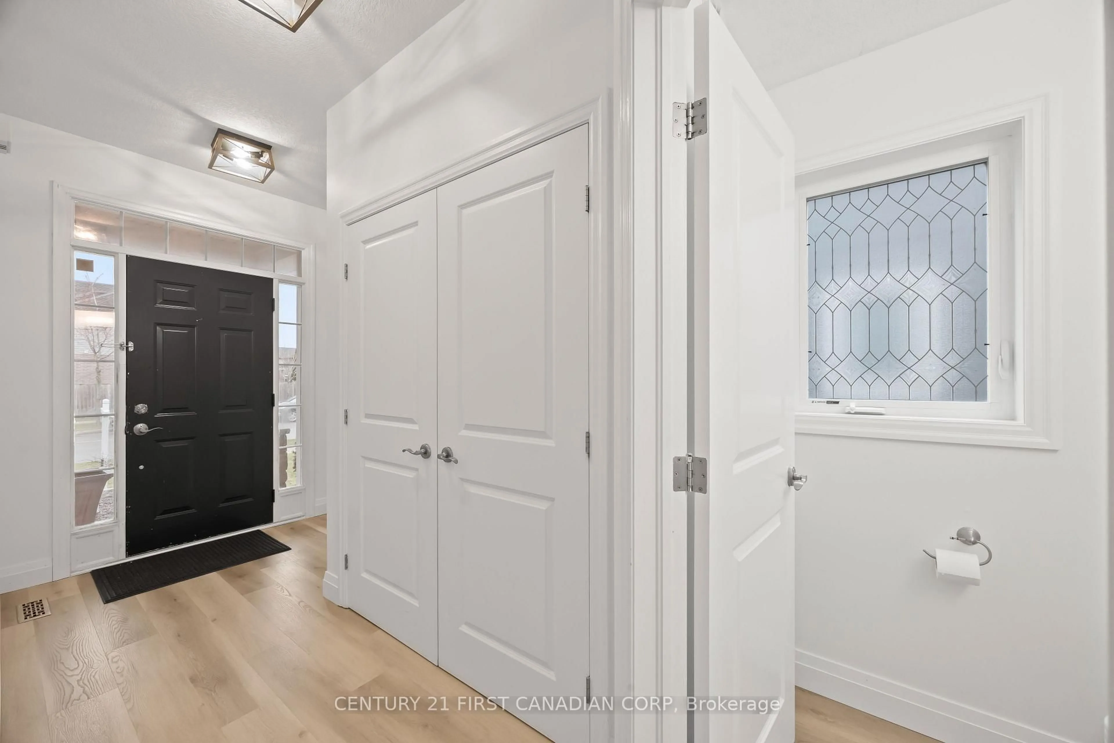 Indoor entryway for 3079 Pomeroy Lane, London South Ontario N6P 0B6