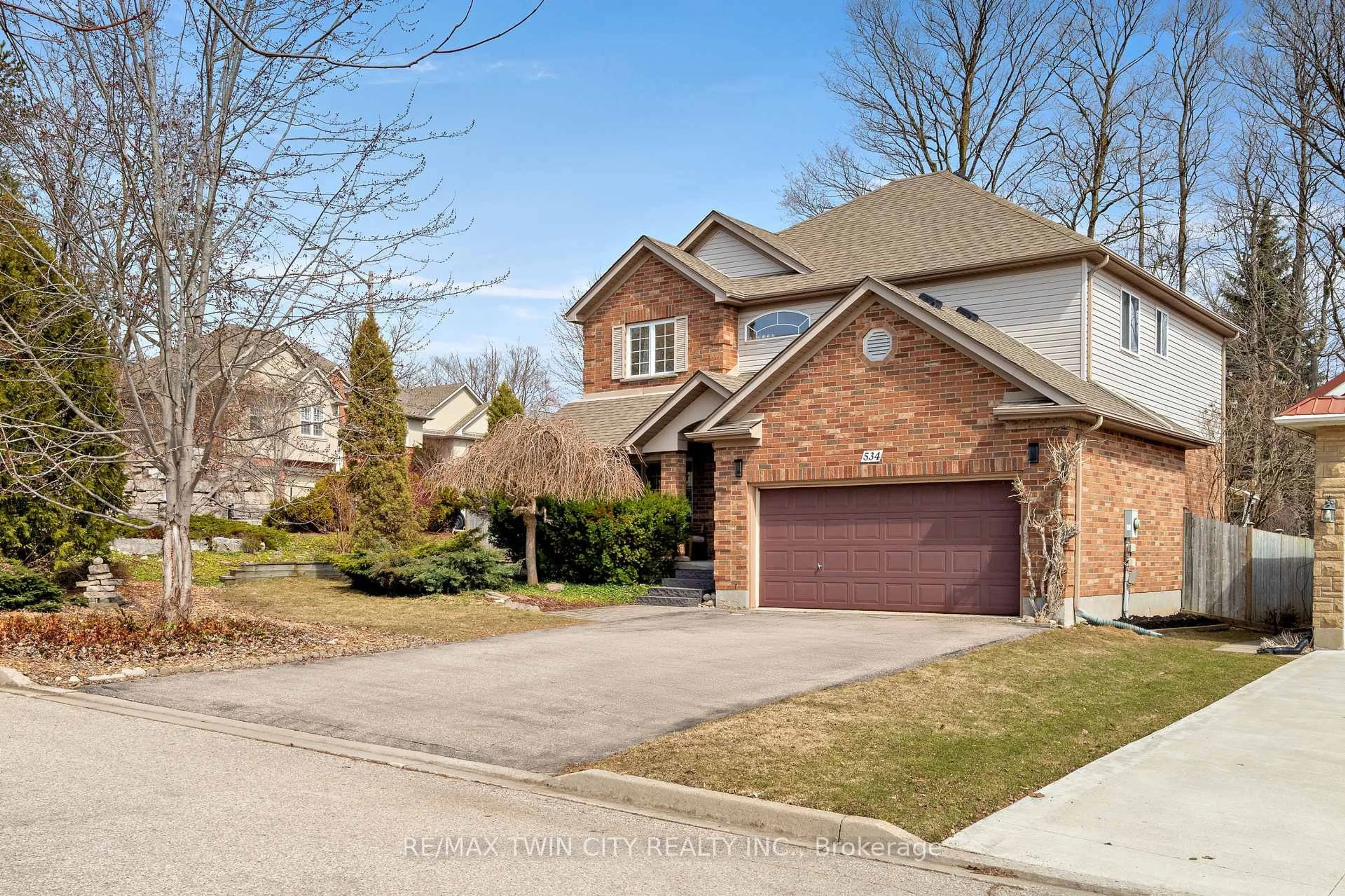 Home with brick exterior material, street for 534 Birchleaf Walk, Waterloo Ontario N2T 2W5