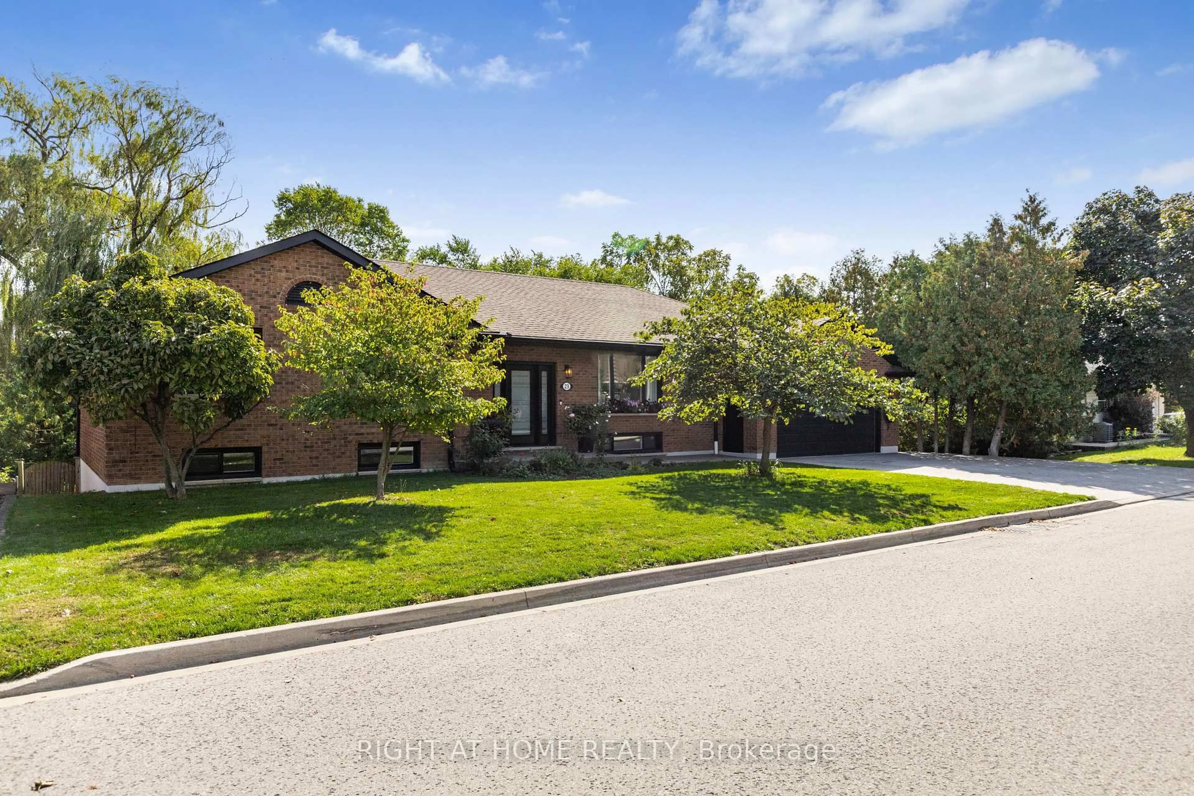 A pic from outside/outdoor area/front of a property/back of a property/a pic from drone, water/lake/river/ocean view for 23 Riverview Blvd, St. Catharines Ontario L2T 3L5