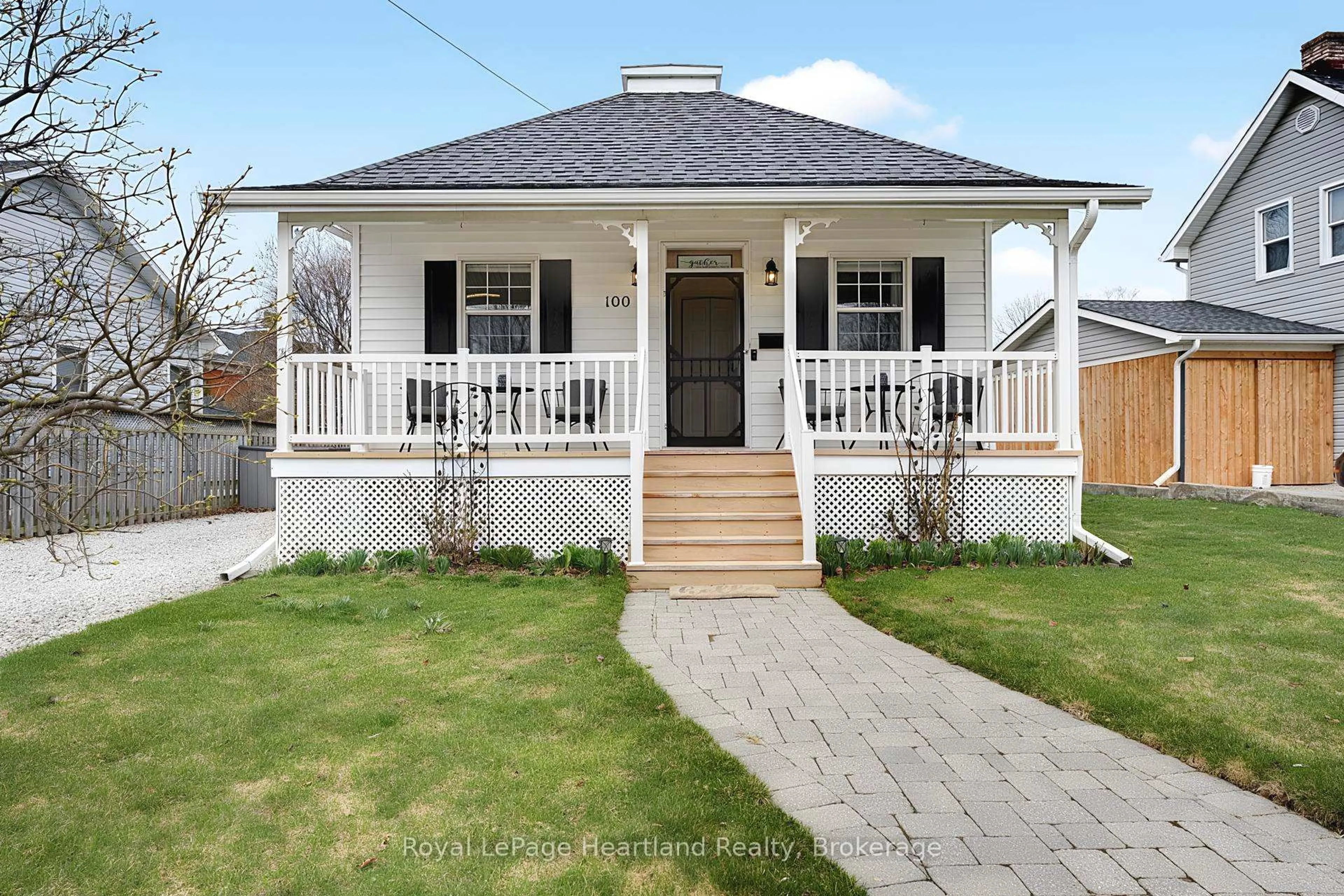 Home with vinyl exterior material, street for 100 Arthur St, Goderich Ontario N7A 2L8