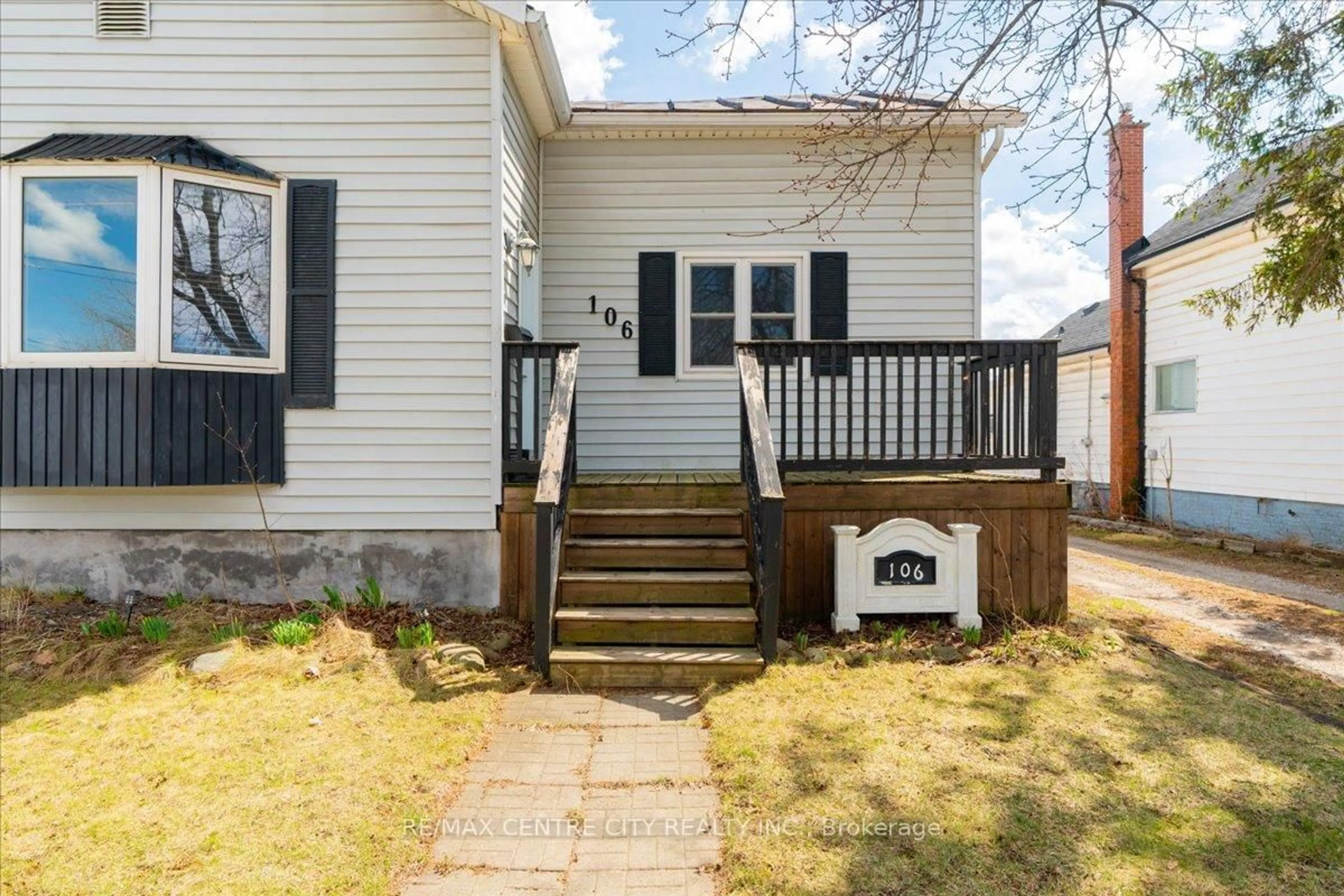 Unknown for 106 Metcalfe St, Strathroy-Caradoc Ontario N7G 1P3