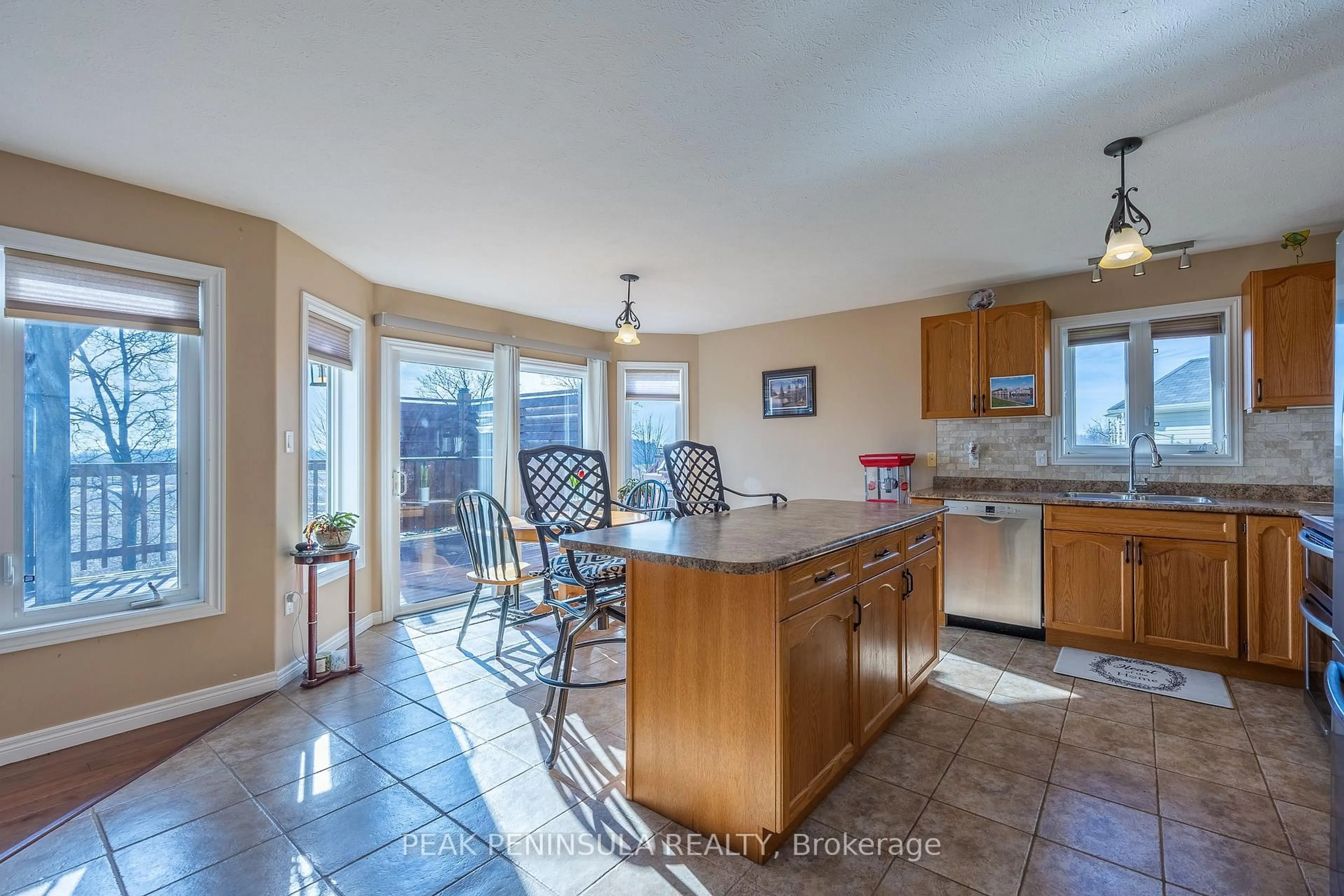 Open concept kitchen, ceramic/tile floor for 63 Upper Canada Dr, Norfolk Ontario N0E 1M0