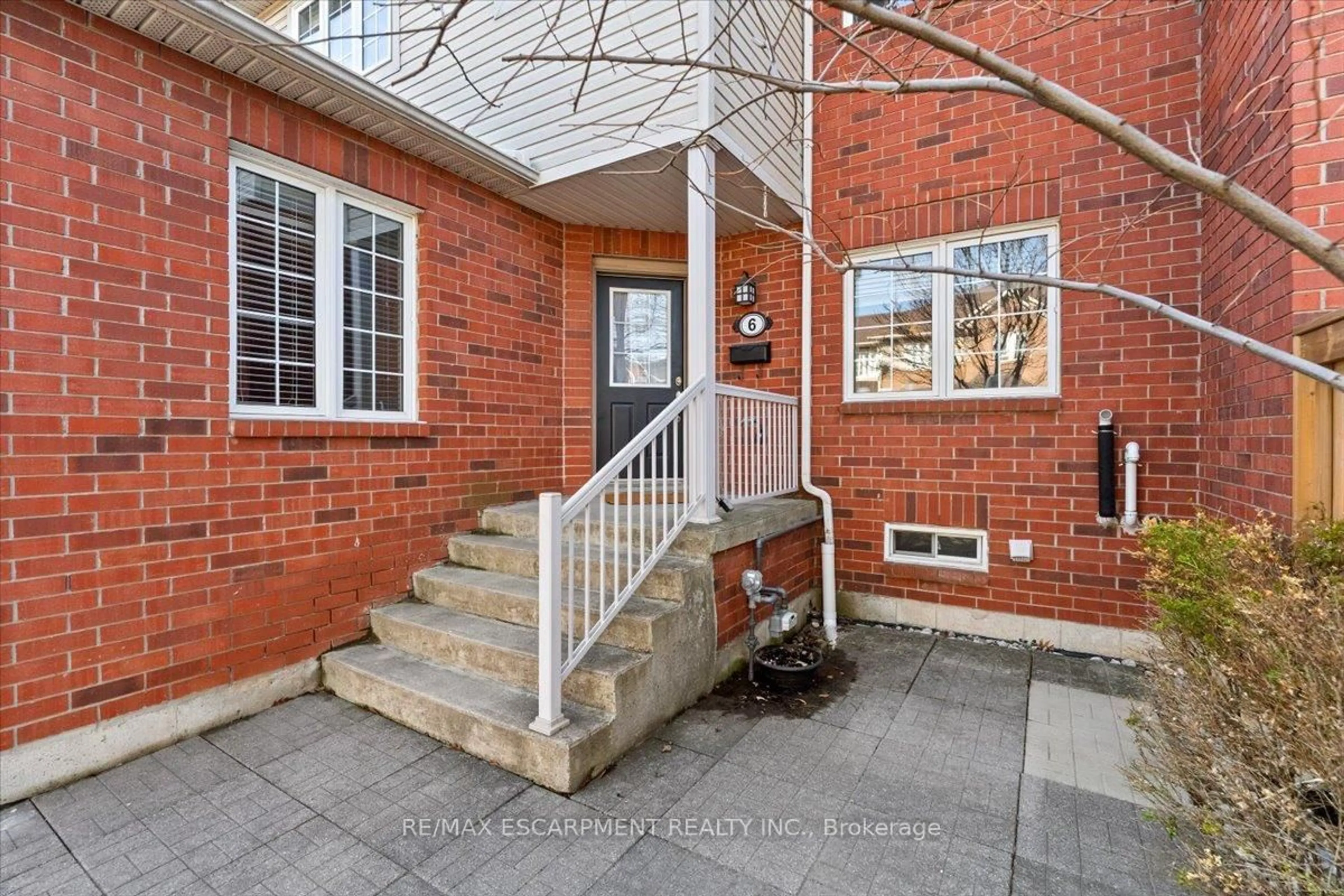 Unknown for 100 Beddoe Dr #6, Hamilton Ontario L8P 4Z2