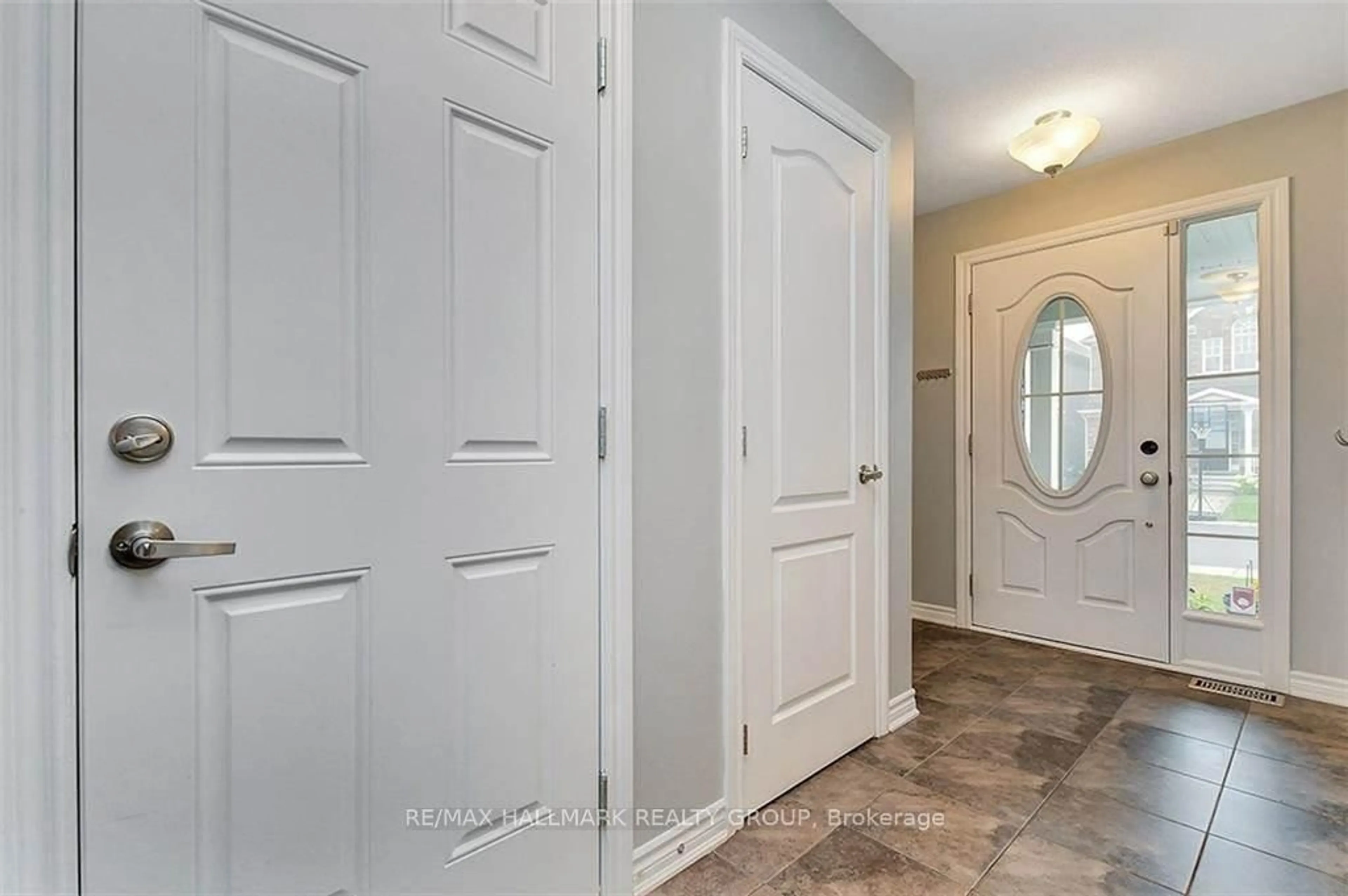 Indoor entryway for 81 Switch Grass Cres, Ottawa Ontario K2J 5Z3