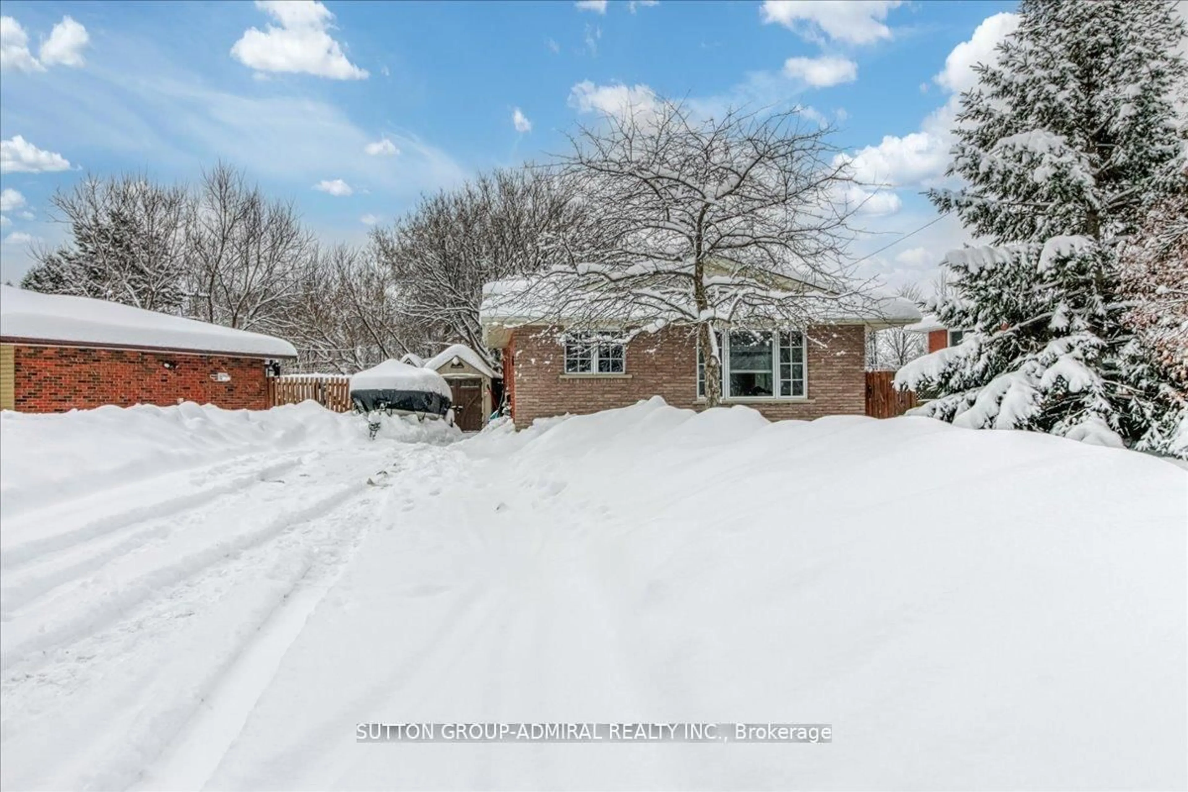 A pic from outside/outdoor area/front of a property/back of a property/a pic from drone, street for 31 Rio Rd, Sudbury Remote Area Ontario P3C 3A4
