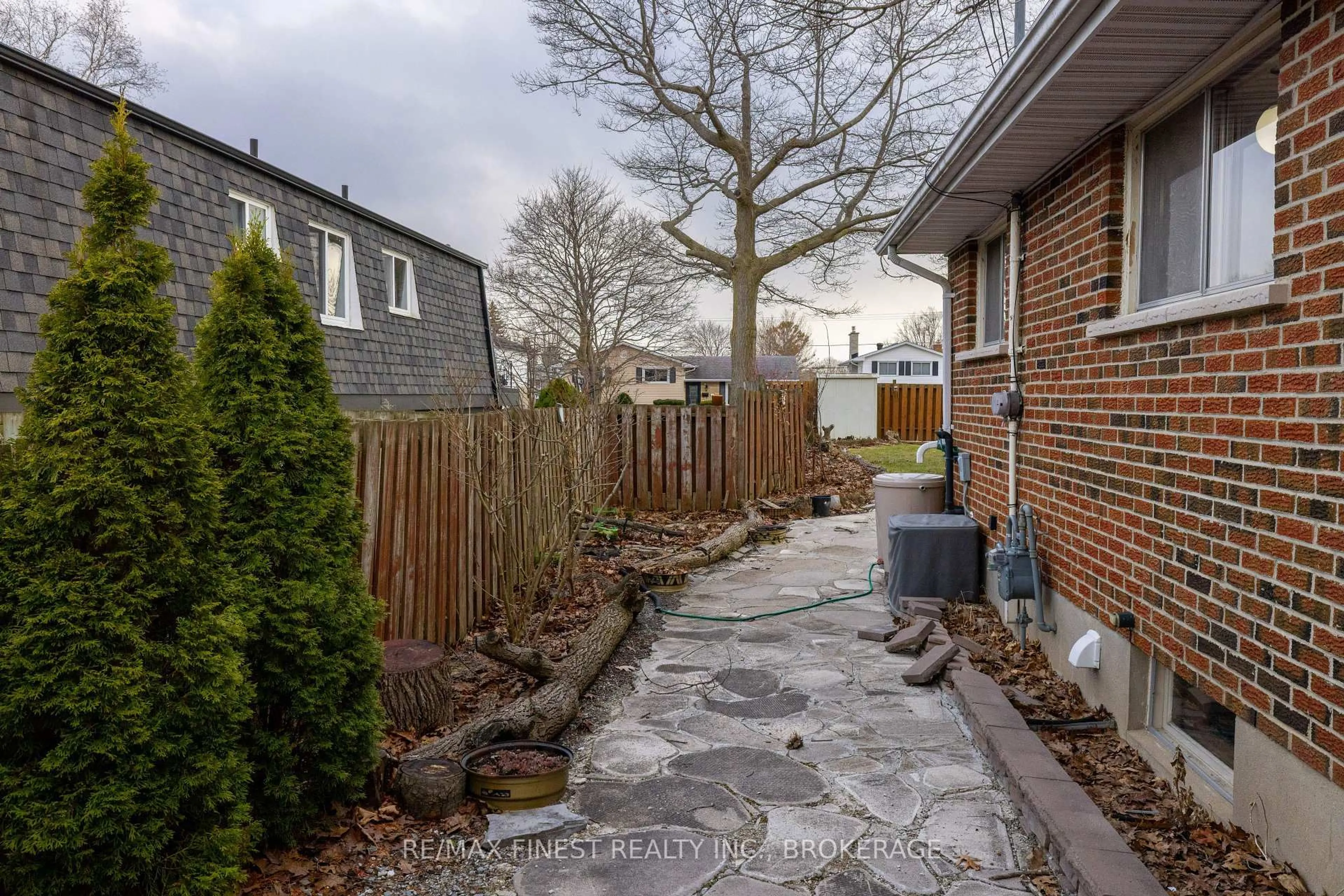 Patio, street for 628 Stanford St, Kingston Ontario K7M 6A1