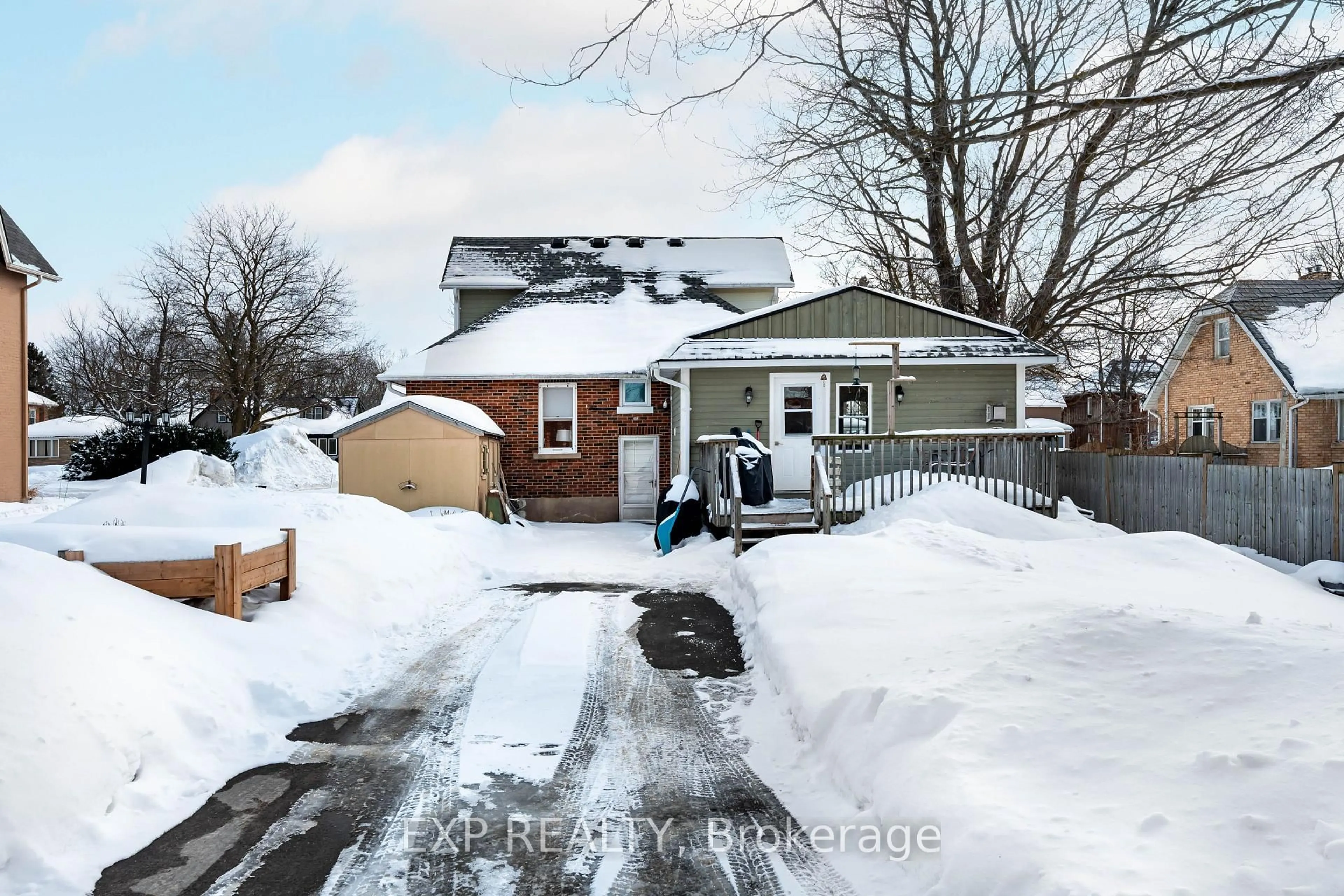 A pic from outside/outdoor area/front of a property/back of a property/a pic from drone, street for 314 Main St, Shelburne Ontario L9V 2Y9