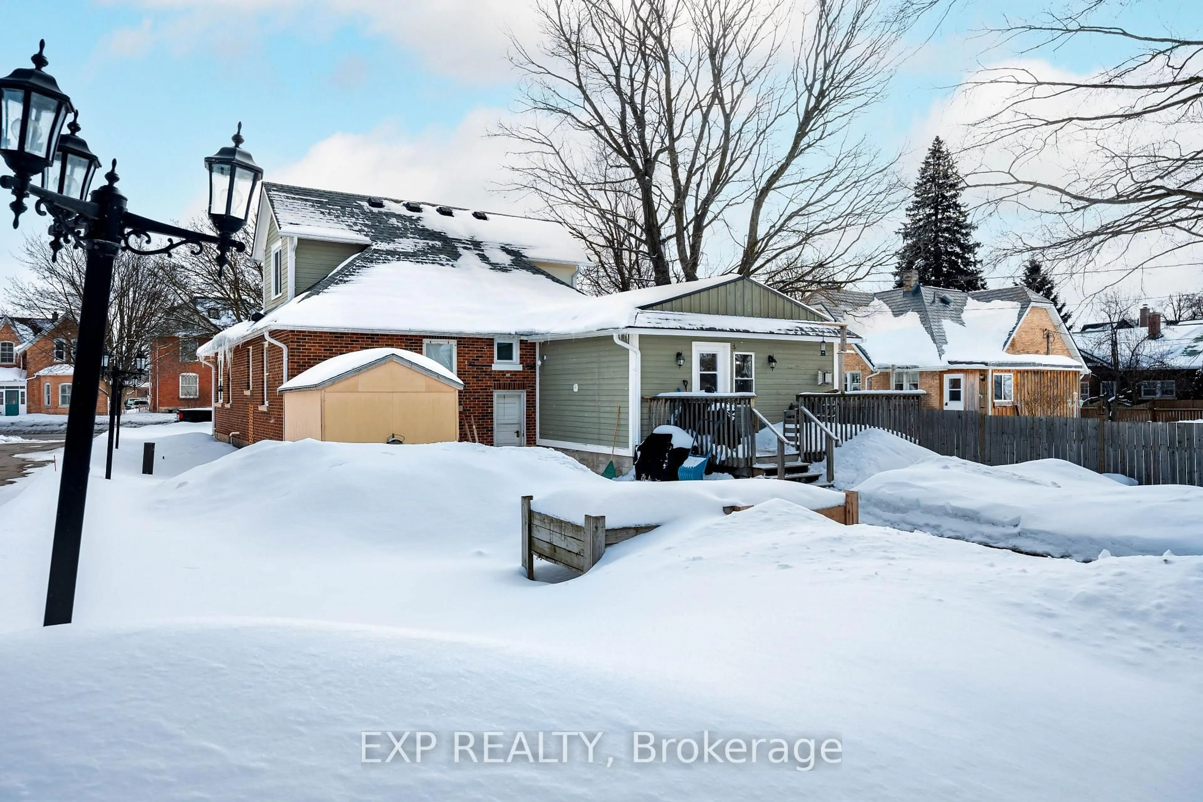 A pic from outside/outdoor area/front of a property/back of a property/a pic from drone, street for 314 Main St, Shelburne Ontario L9V 2Y9