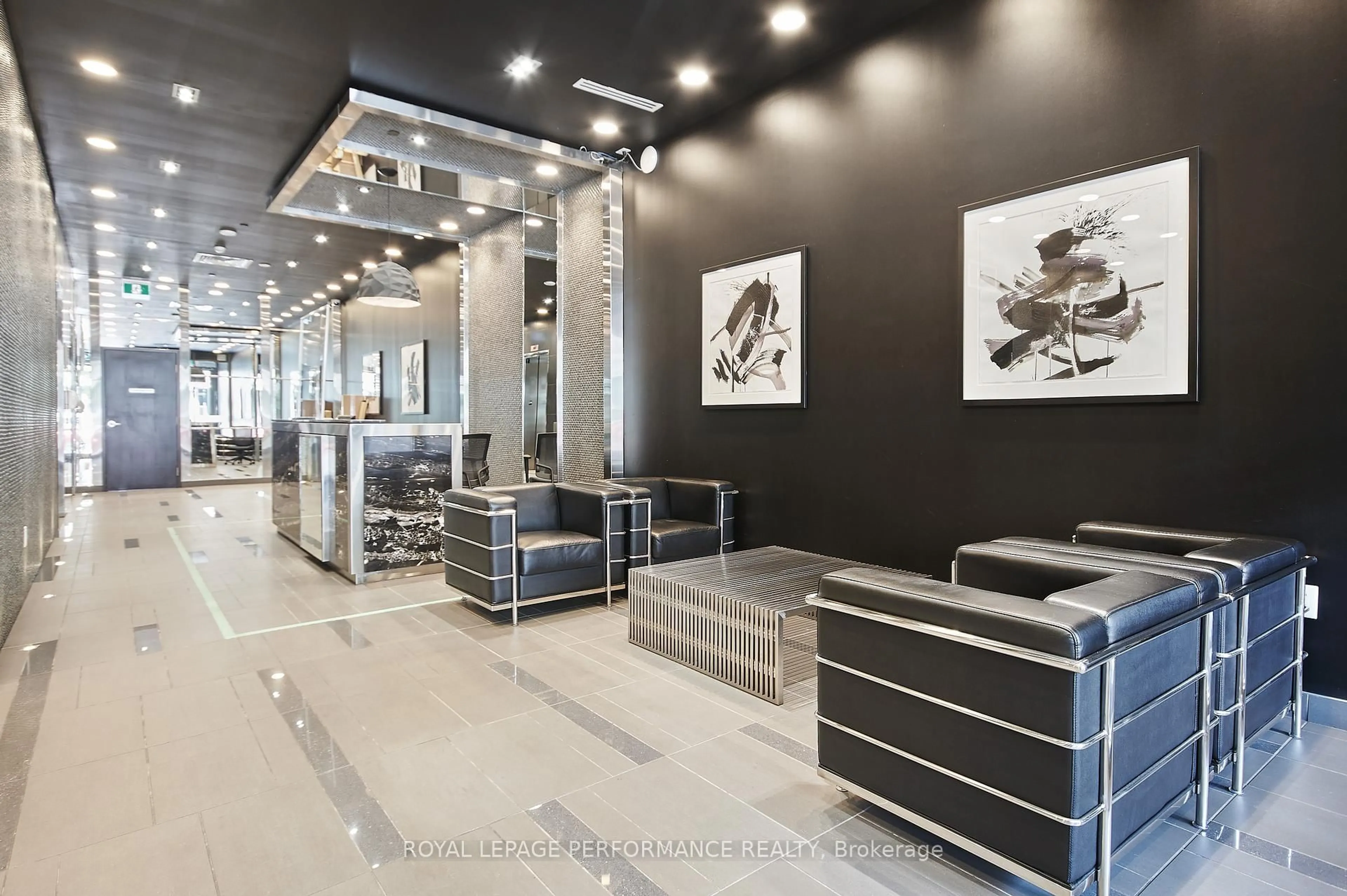 Lobby for 224 Lyon St #708, Ottawa Ontario K1R 0C1