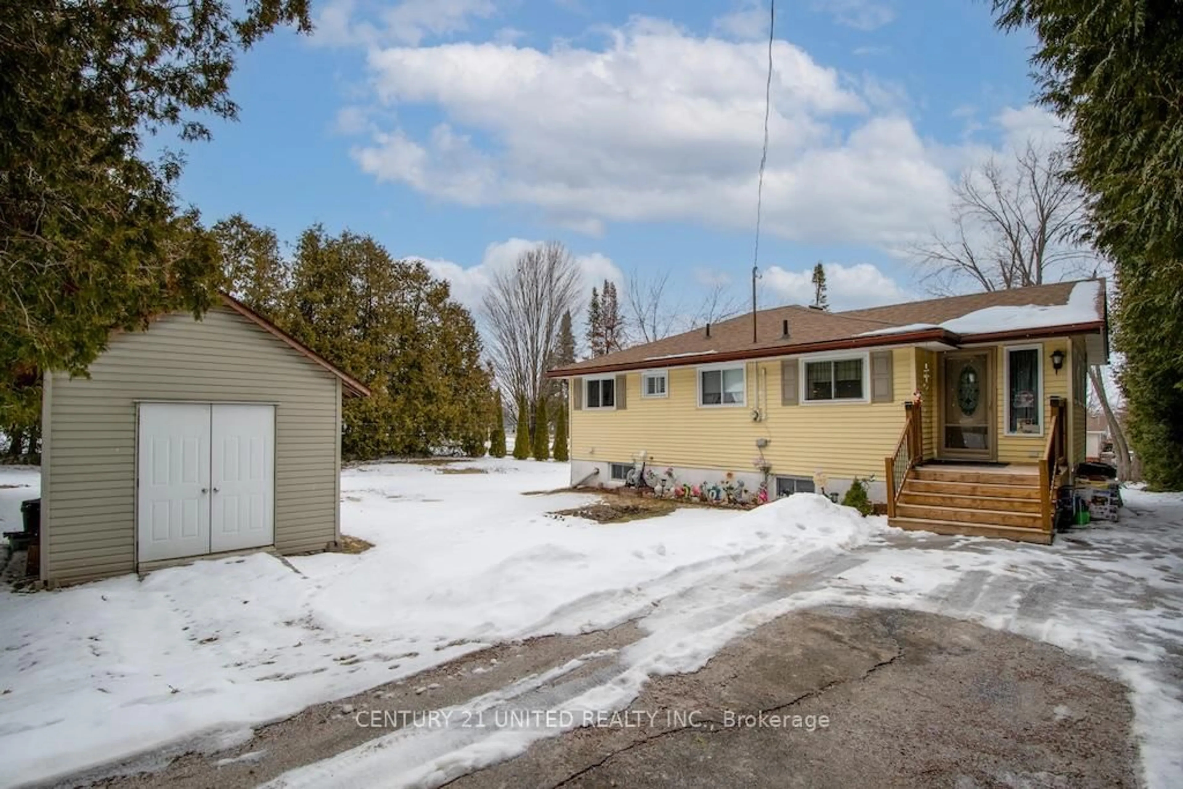 A pic from outside/outdoor area/front of a property/back of a property/a pic from drone, street for 216 George Dr, Kawartha Lakes Ontario K0M 1A0