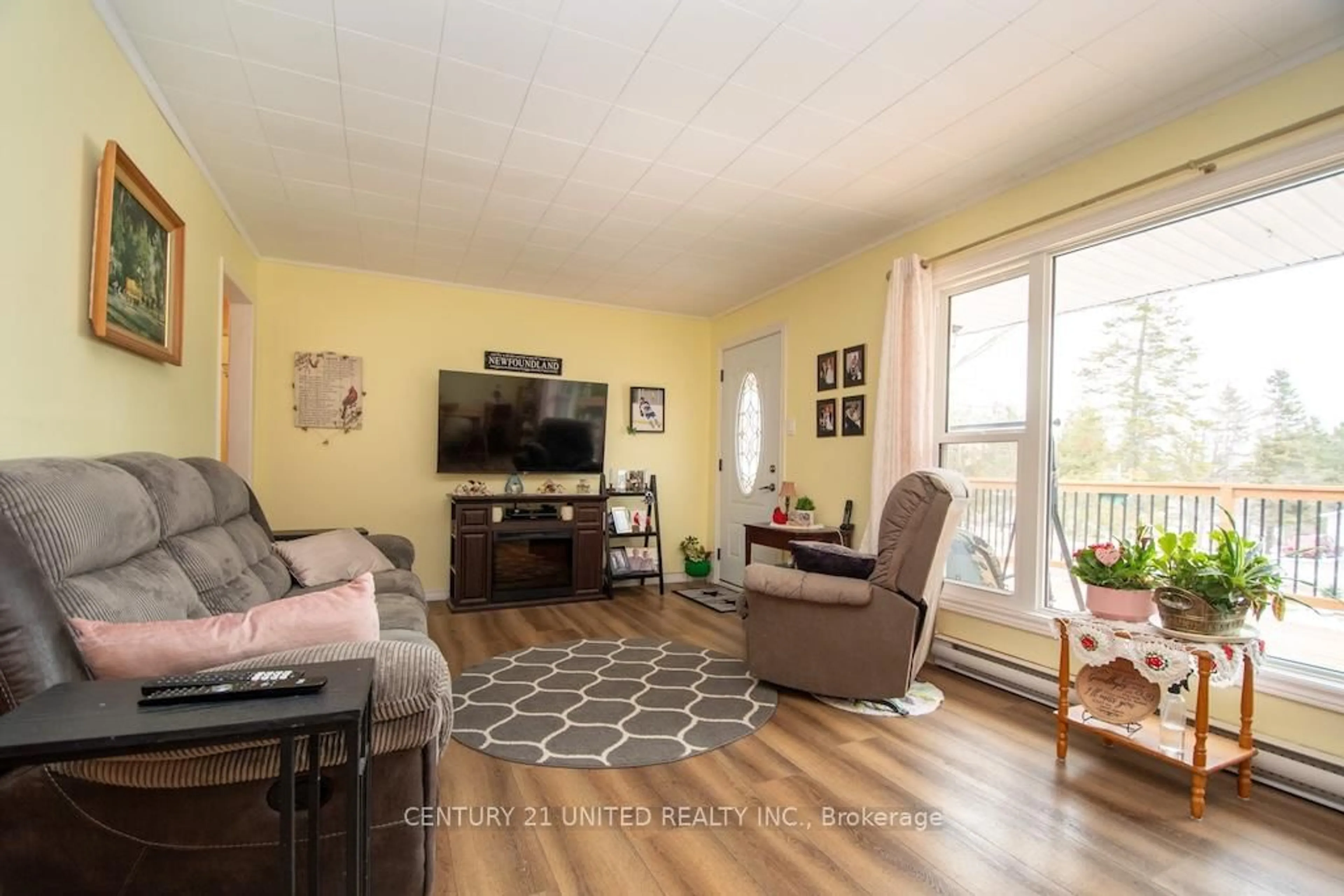 Living room with furniture, unknown for 216 George Dr, Kawartha Lakes Ontario K0M 1A0