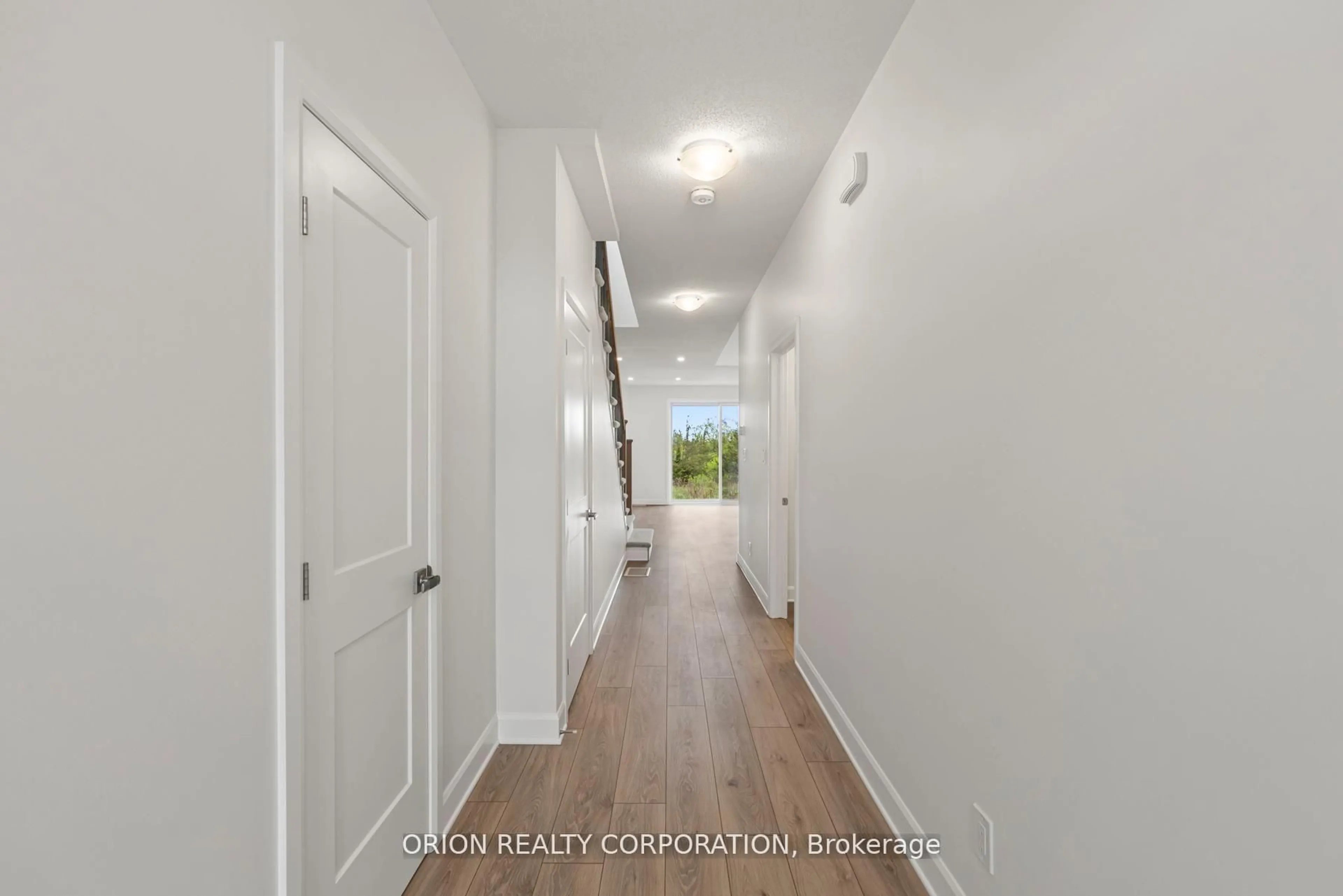 Indoor entryway for 418 Buckthorn Dr, Kingston Ontario K7P 0V6