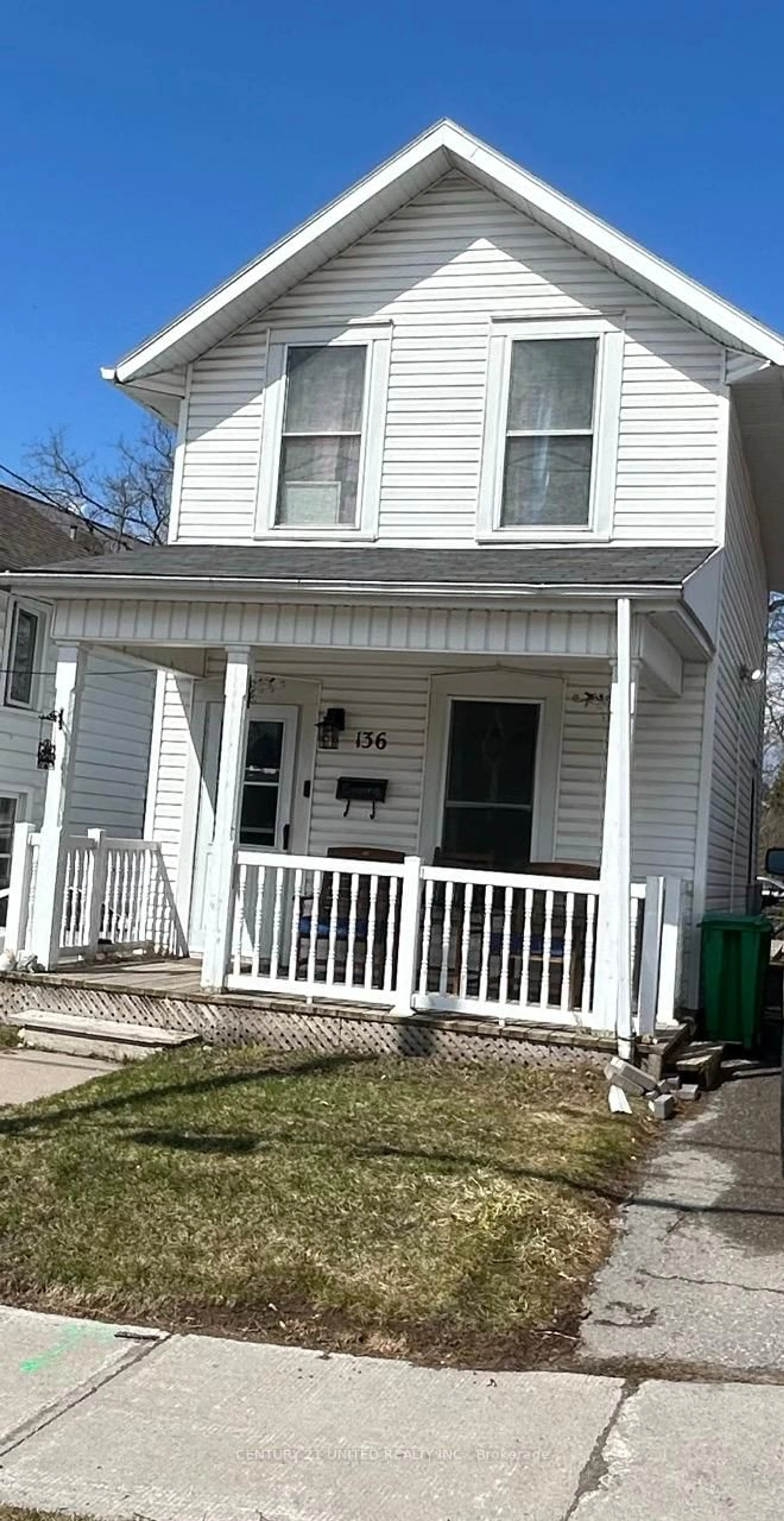 Home with vinyl exterior material, street for 136 Robinson St, Peterborough Ontario K9H 1G2