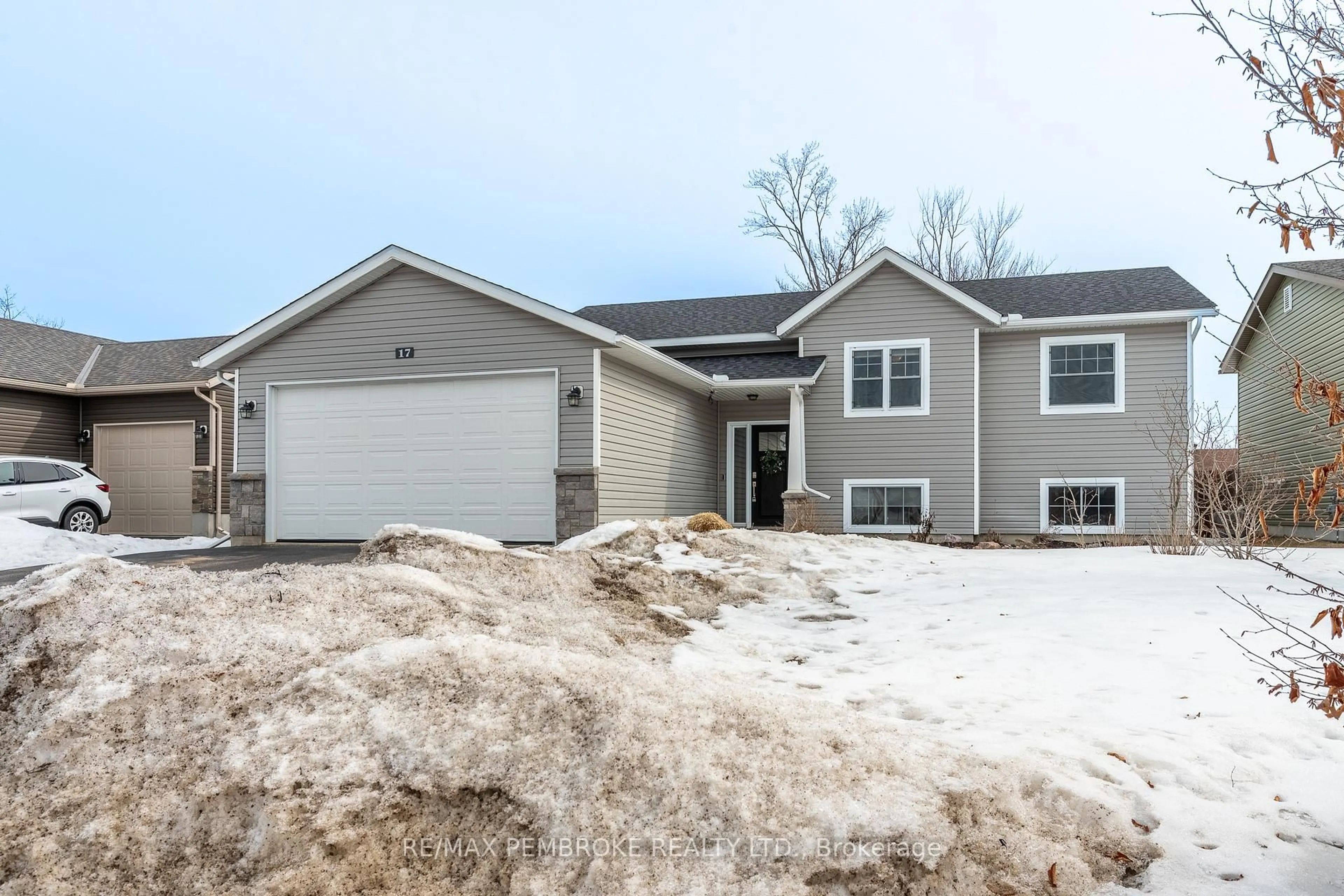 Home with brick exterior material, street for 17 Dustin Dr, Petawawa Ontario K8H 0G3