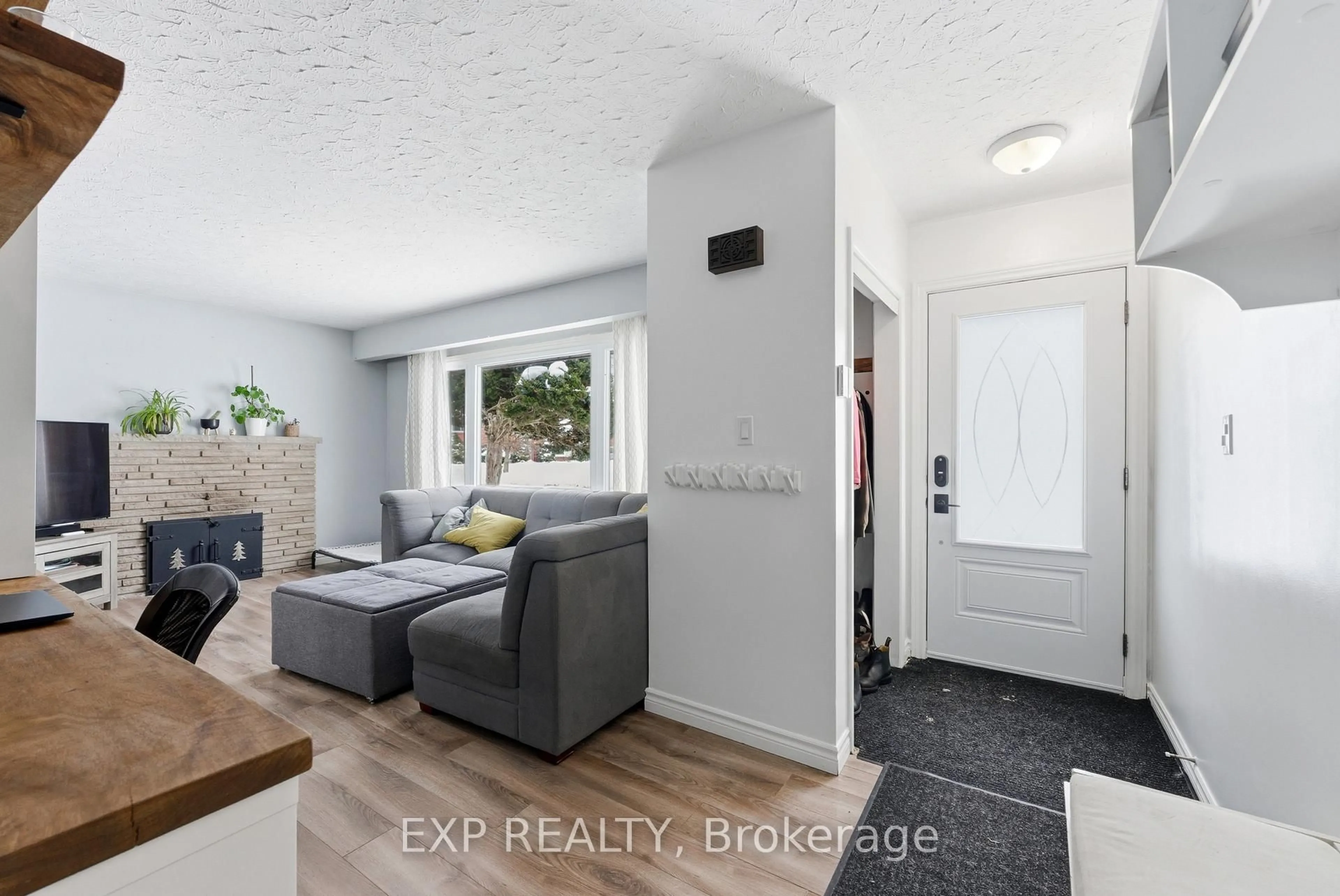 Unknown for 1 Nelles Ave, Quinte West Ontario K8V 3A6