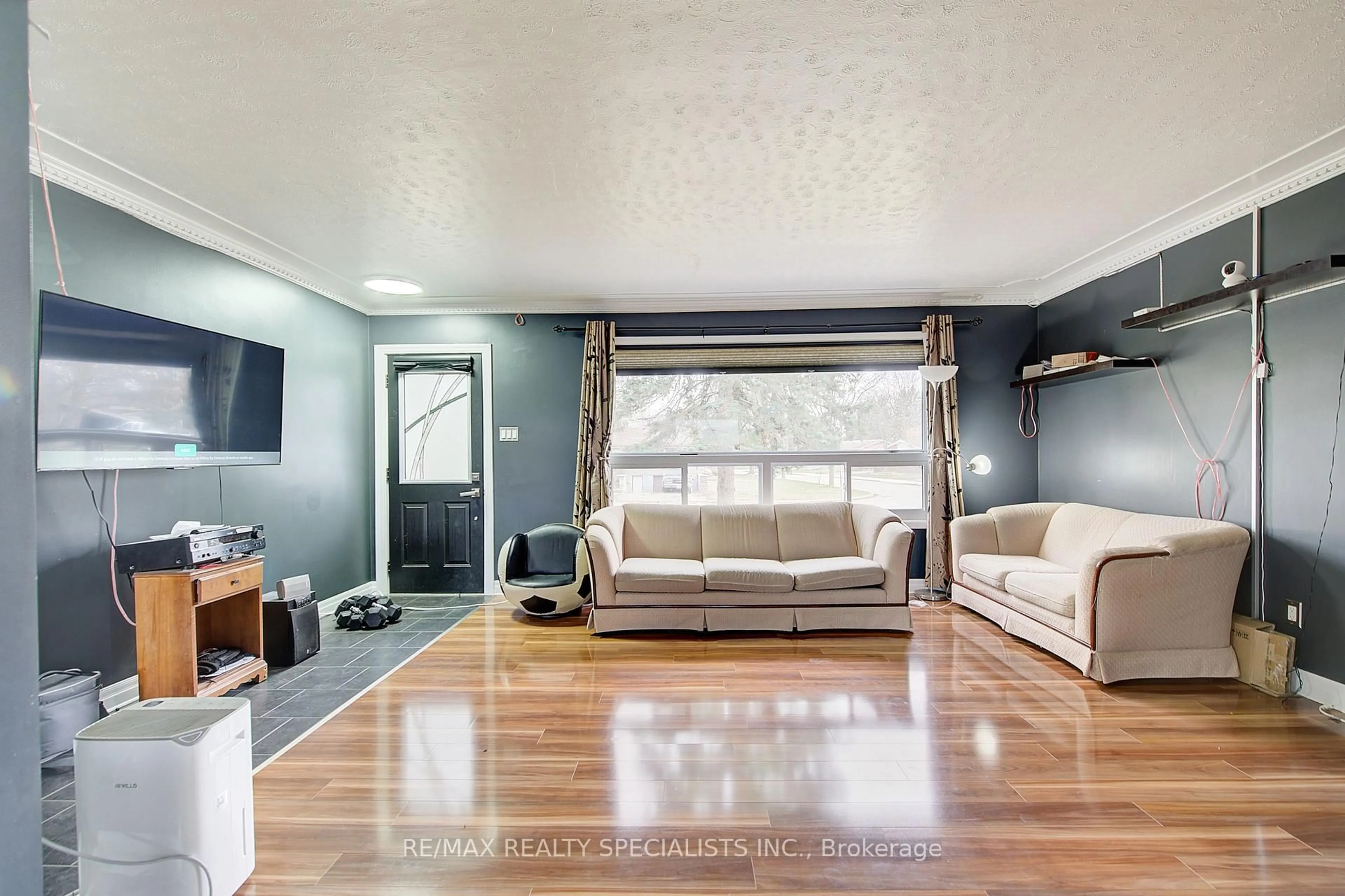 Living room with furniture, unknown for 194 Holgate Rd, London East Ontario N5V 1C2