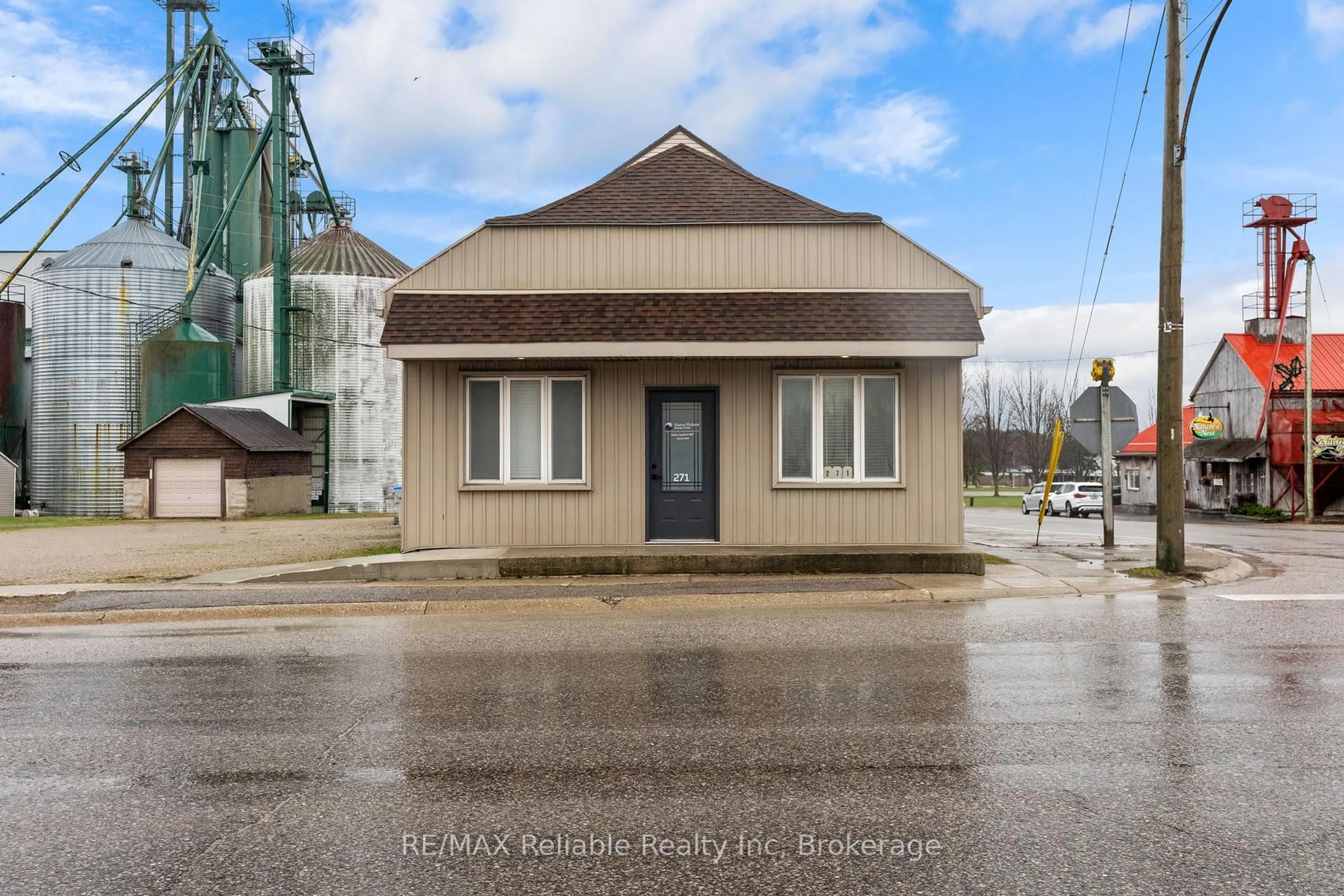 Unknown for 271 Main St, Central Huron Ontario N0M 2H0