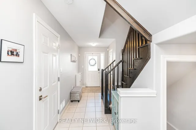 212 Westbank Tr, Hamilton 5