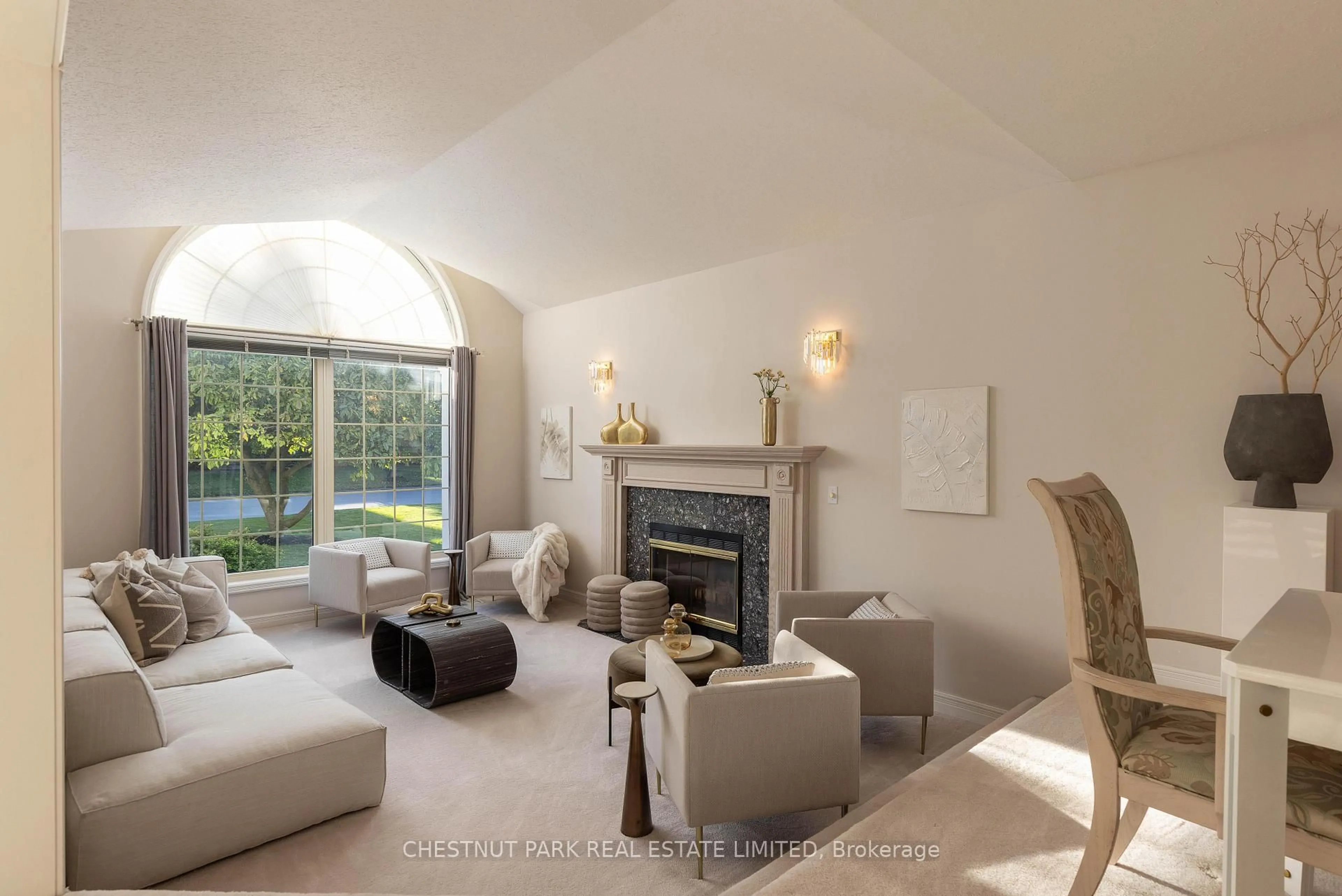 Living room with furniture, unknown for 81 Francis Creek Blvd, St. Catharines Ontario L2W 1B3