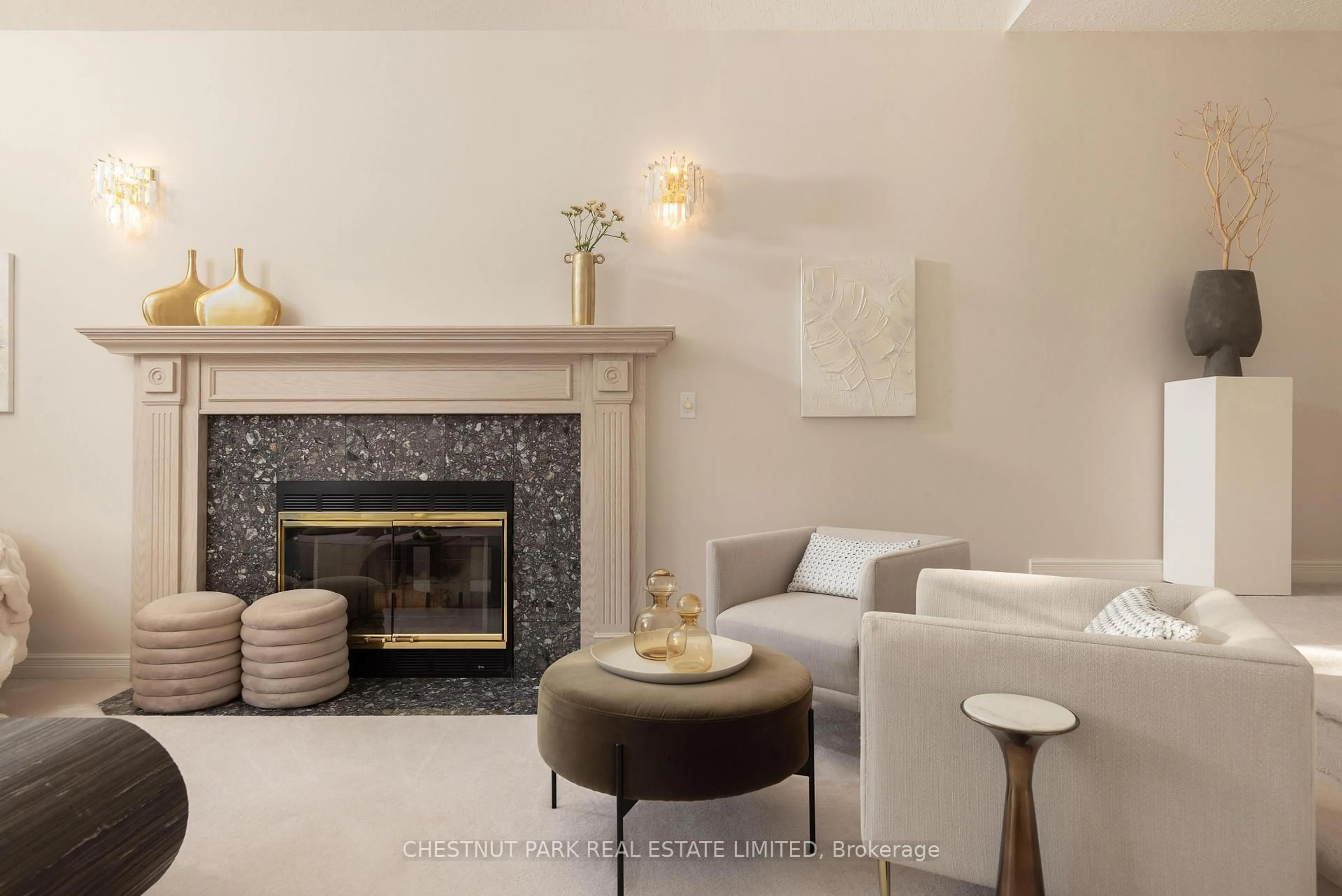 Living room with furniture, unknown for 81 Francis Creek Blvd, St. Catharines Ontario L2W 1B3