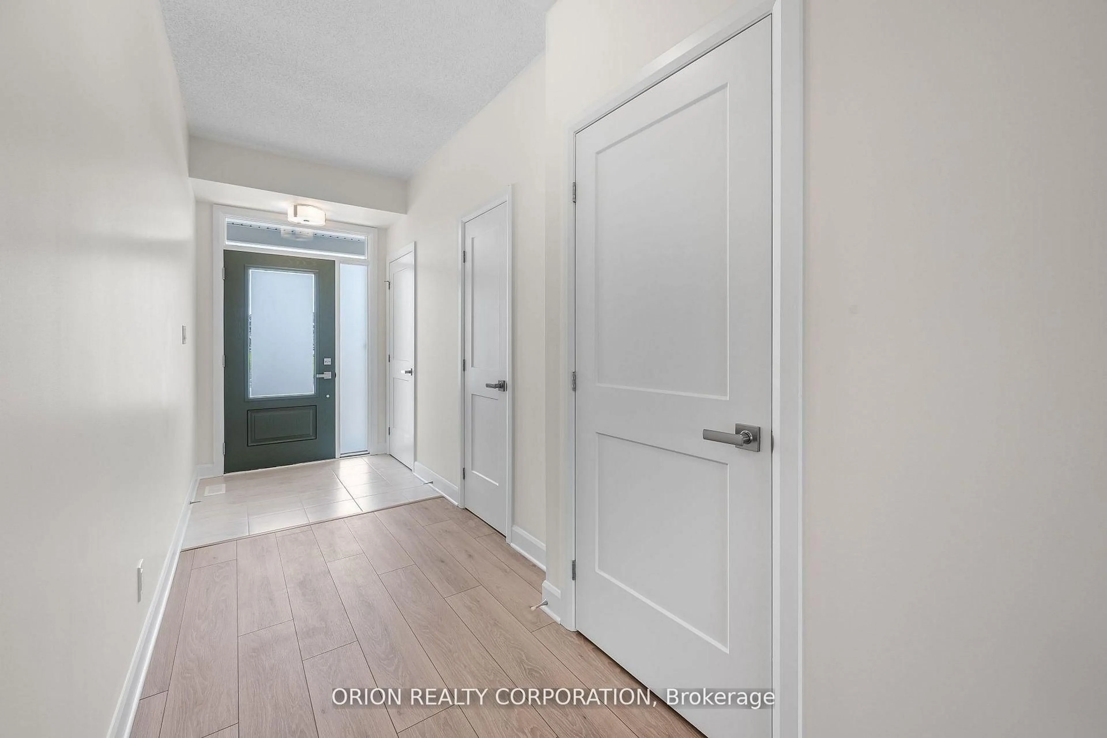 Indoor entryway for 414 Buckthorn Dr, Kingston Ontario K7P 0V6