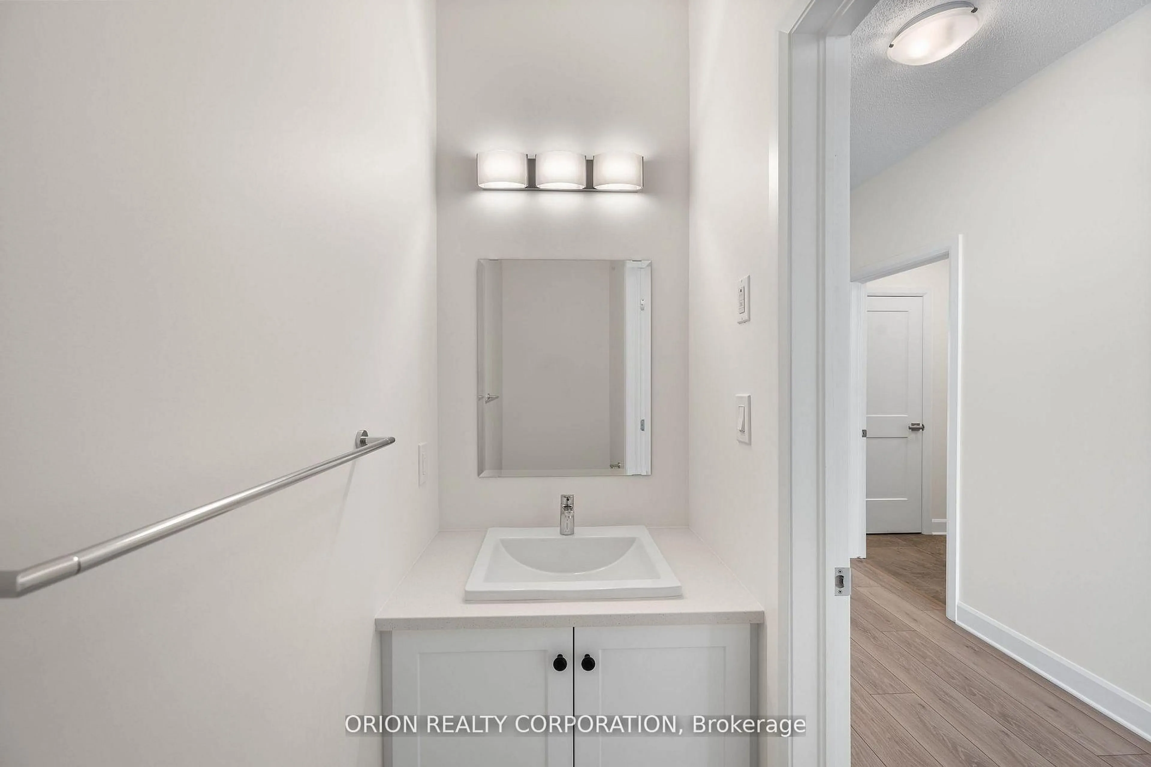 Standard bathroom, ceramic/tile floor for 414 Buckthorn Dr, Kingston Ontario K7P 0V6