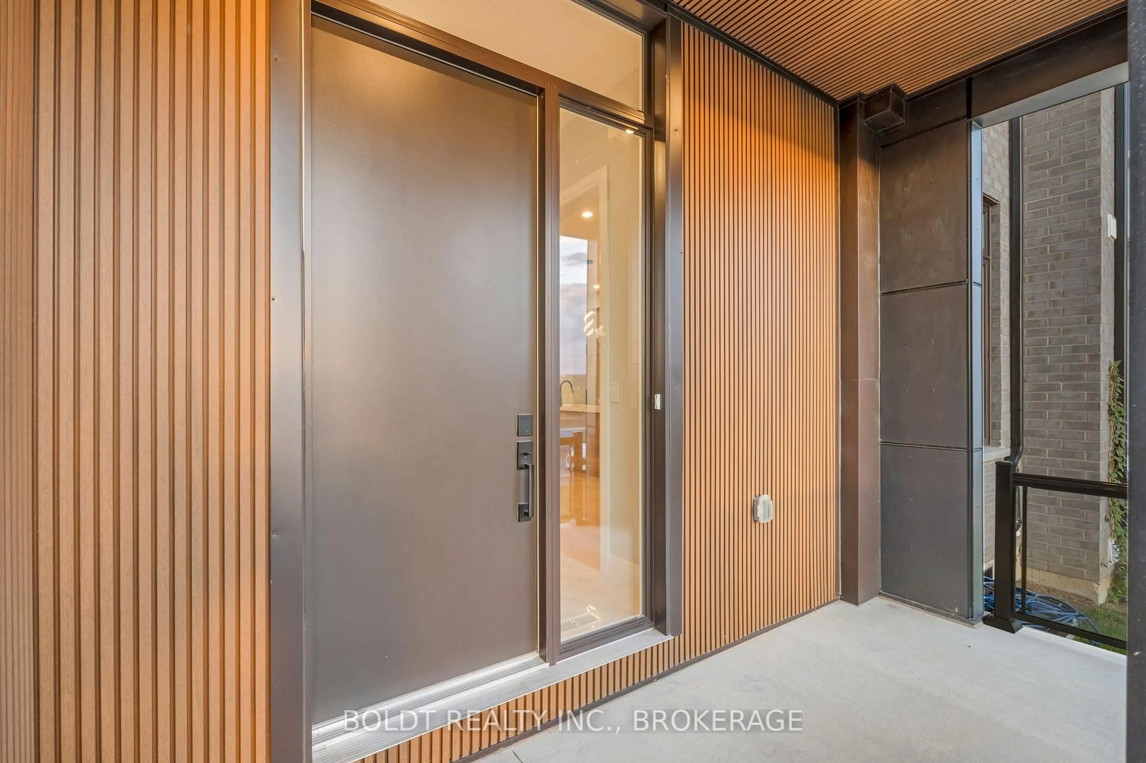 Indoor foyer for 35 WELLSPRING Way, Pelham Ontario L3B 5N5