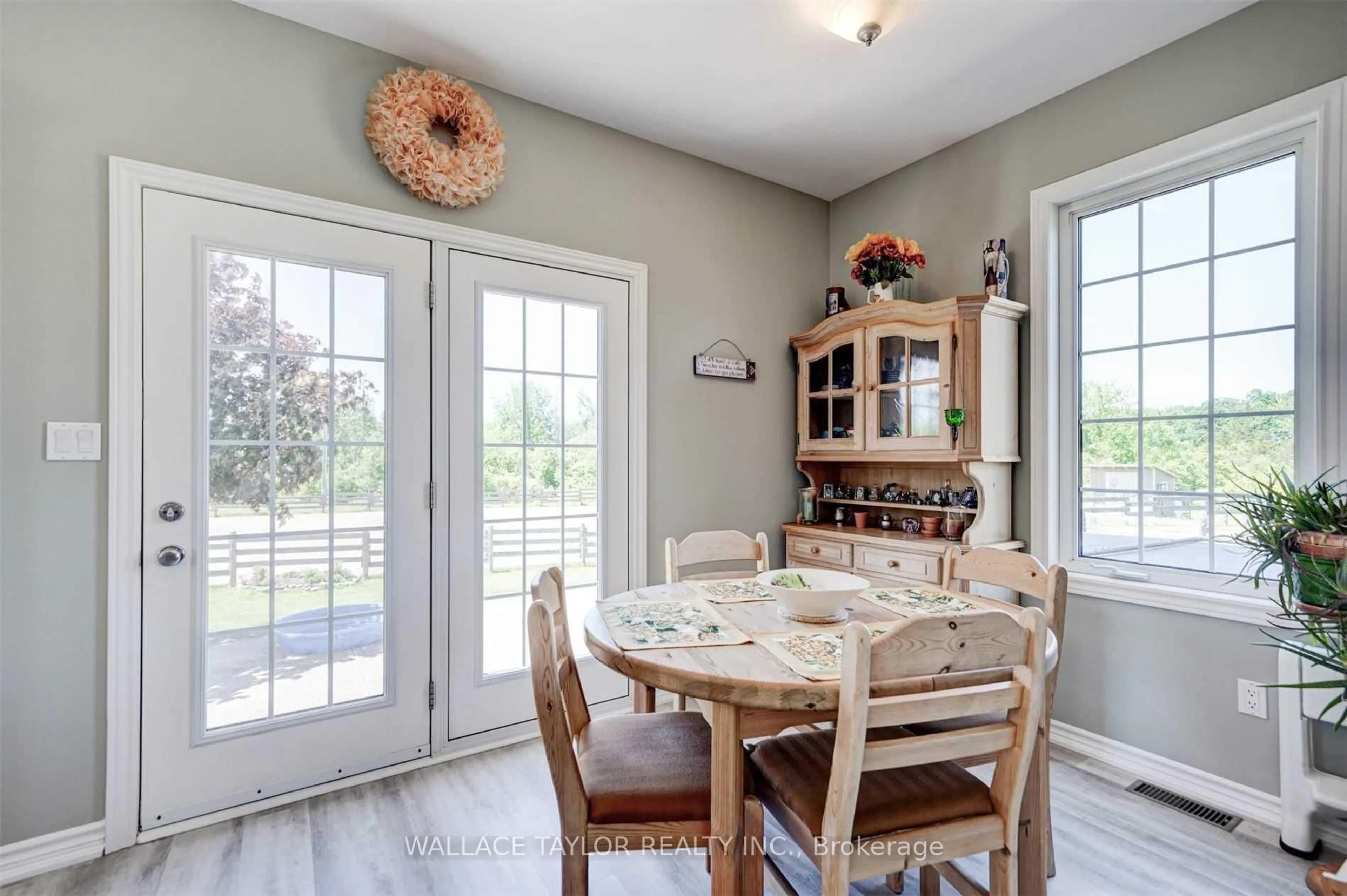 Dining room, ceramic/tile floor for 524 Hoover Rd, Stirling Ontario K0K 3E0