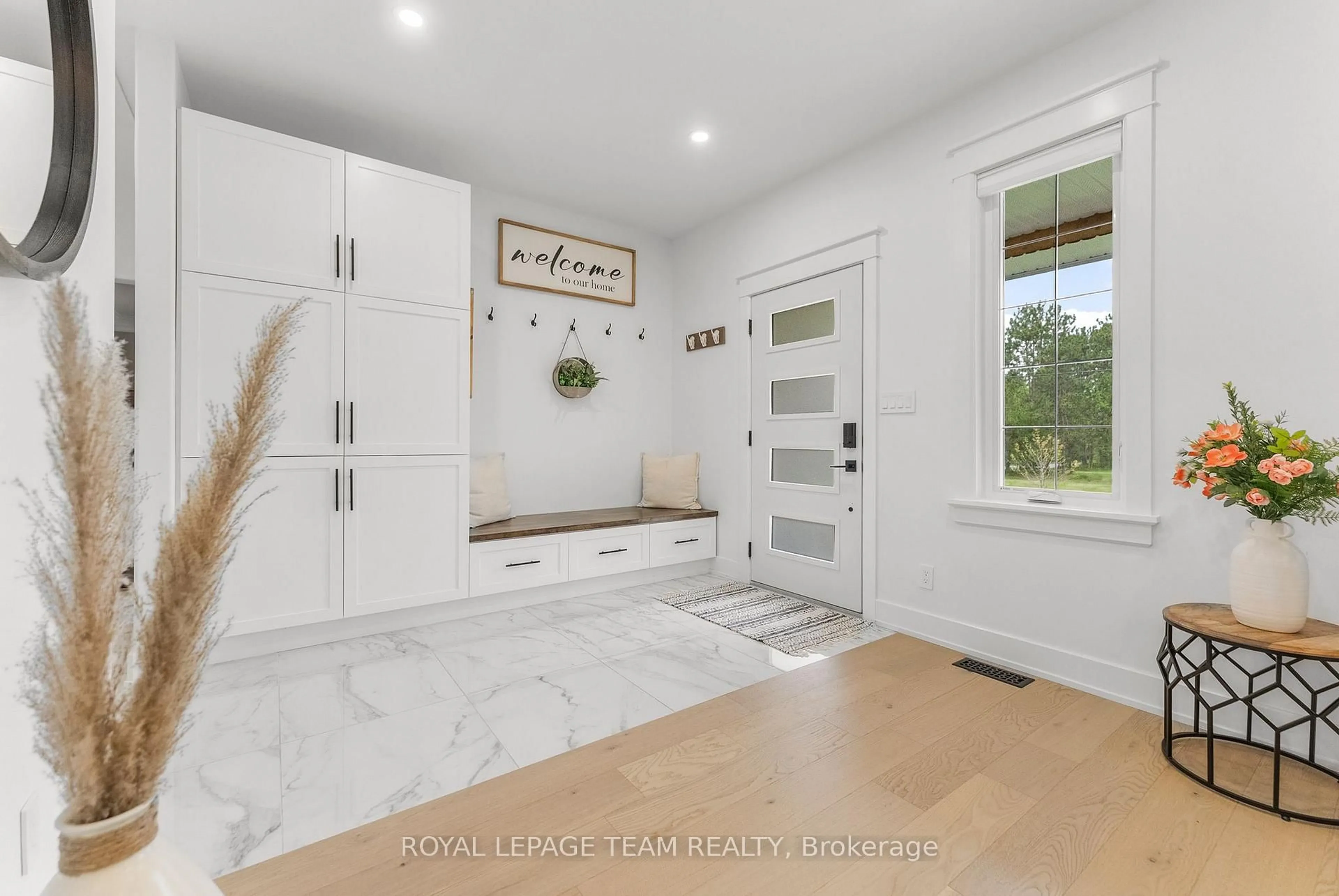 Indoor entryway for 108 Royal Troon Lane, Ottawa Ontario K0A 1T0