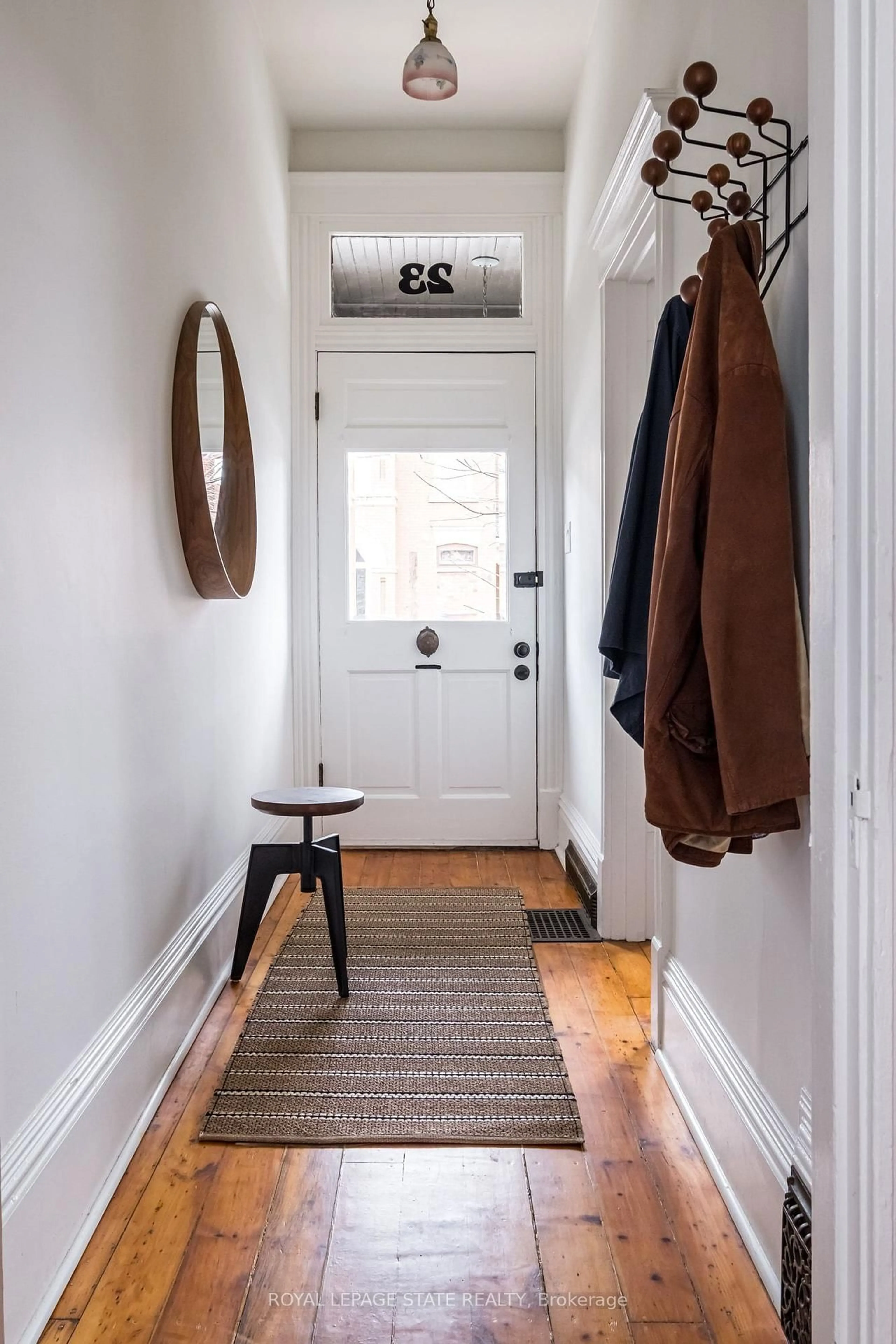 Indoor entryway for 23 Murray St, Hamilton Ontario L8L 1B1