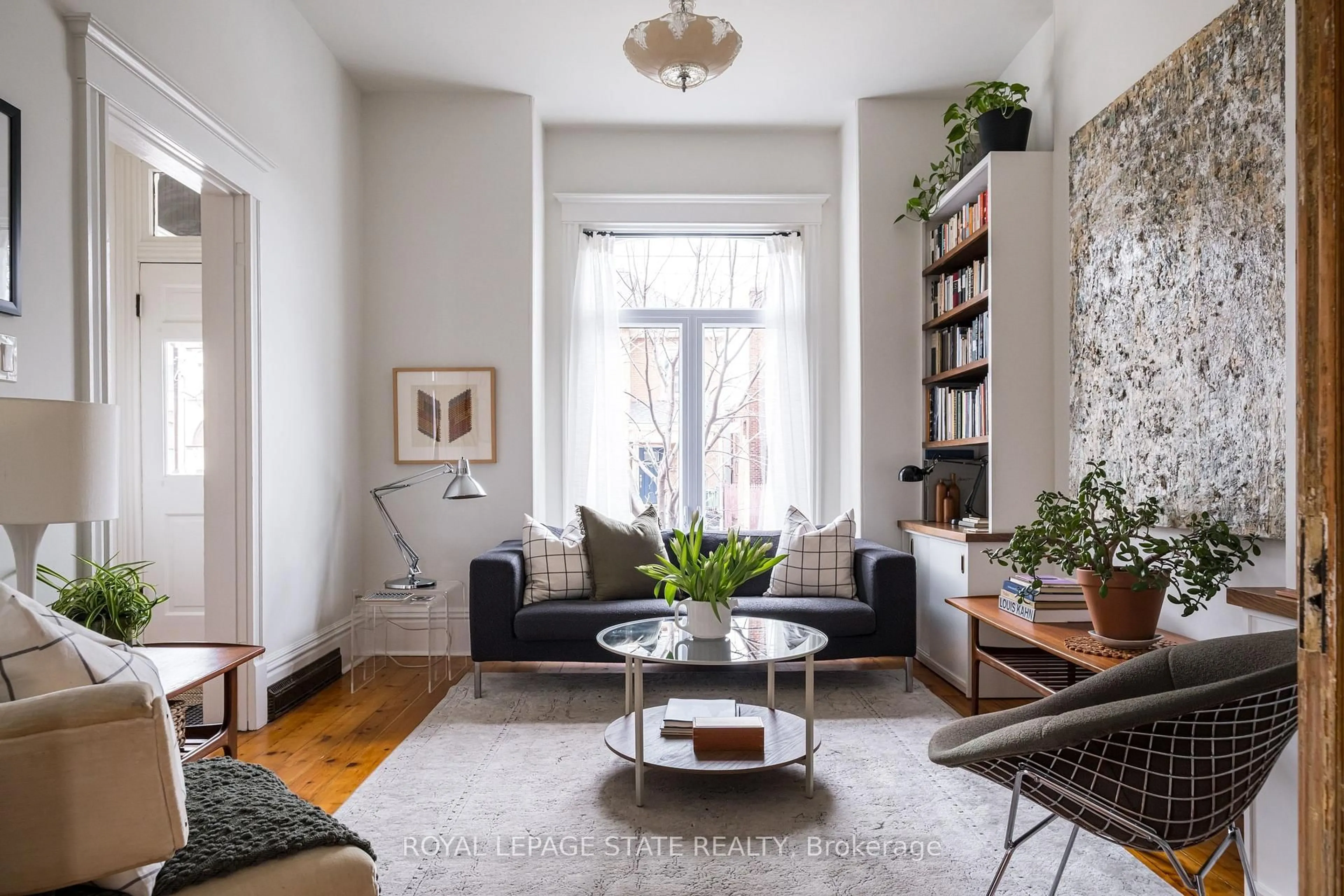 Living room with furniture, unknown for 23 Murray St, Hamilton Ontario L8L 1B1