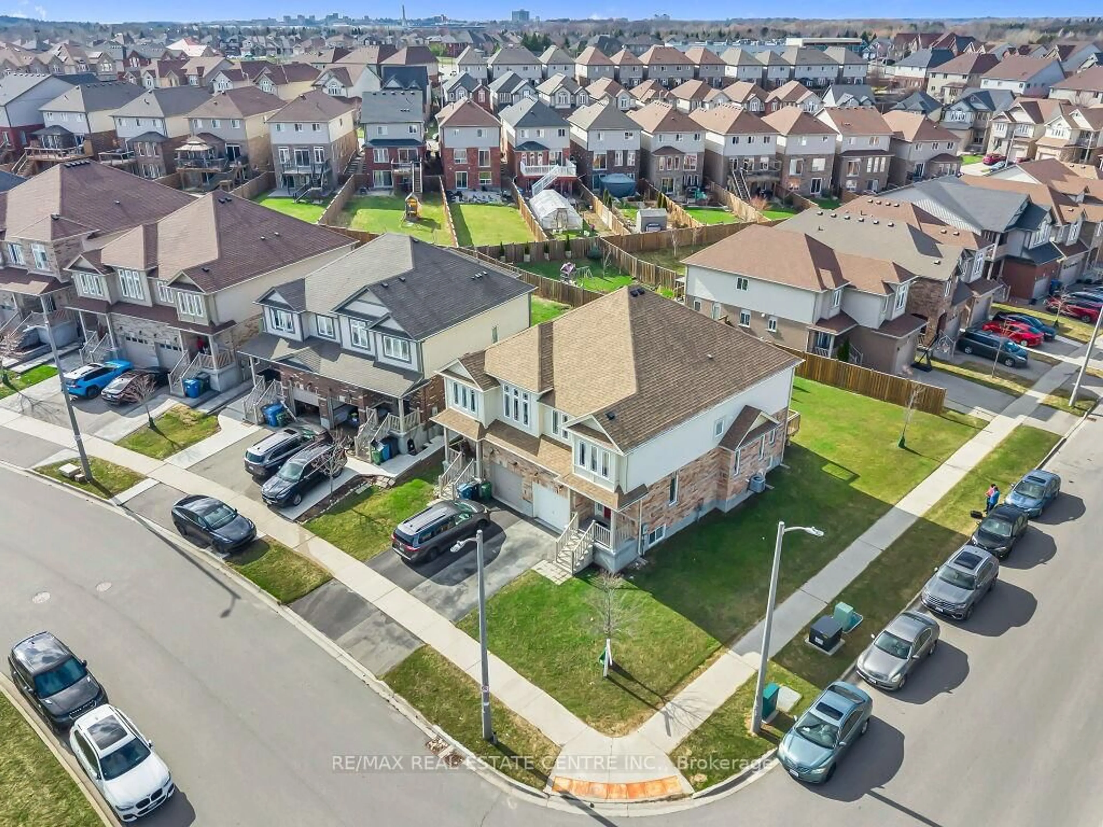 A pic from outside/outdoor area/front of a property/back of a property/a pic from drone, street for 3 Mccann St, Guelph Ontario N1G 0A8