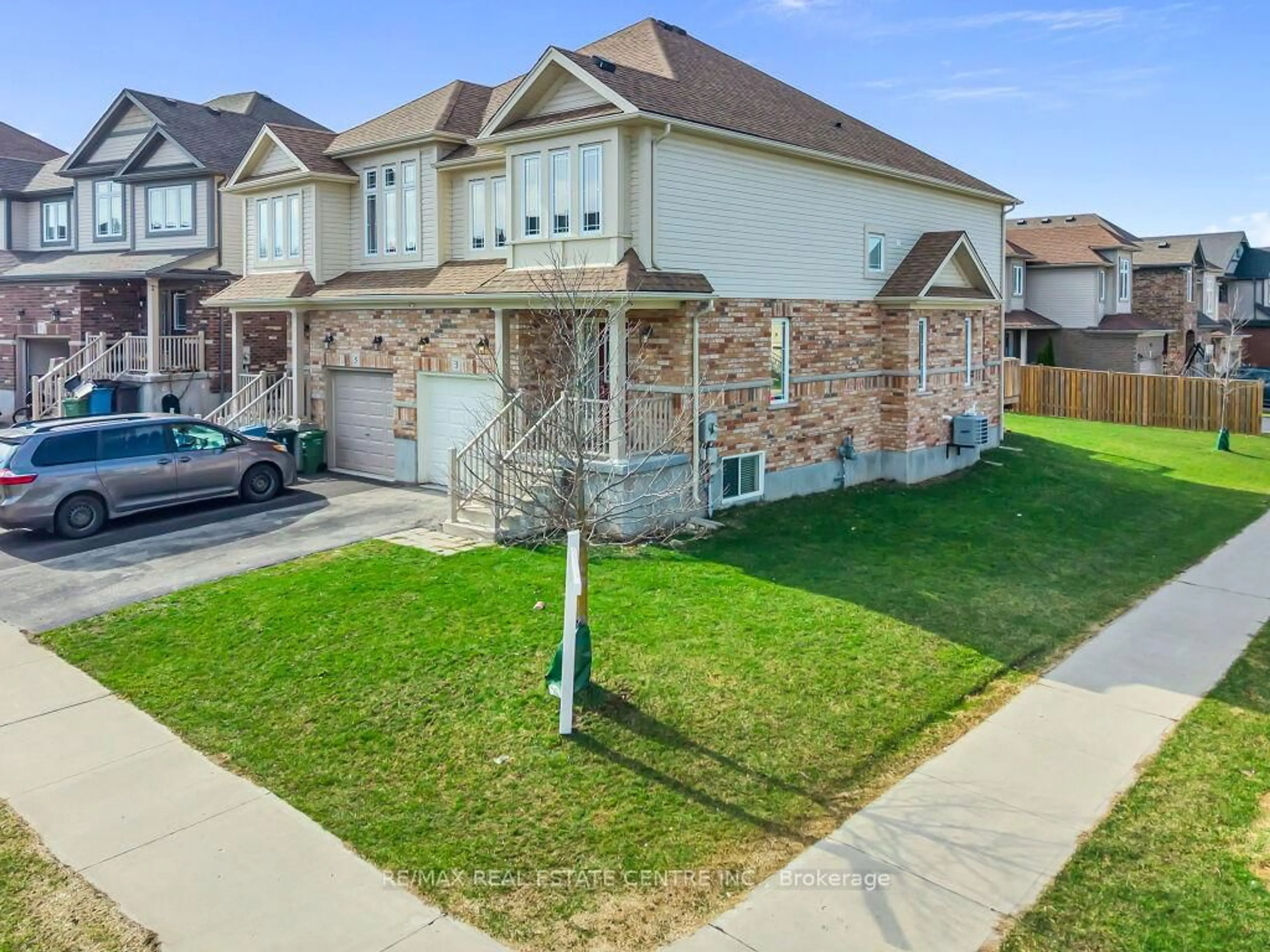 A pic from outside/outdoor area/front of a property/back of a property/a pic from drone, street for 3 Mccann St, Guelph Ontario N1G 0A8