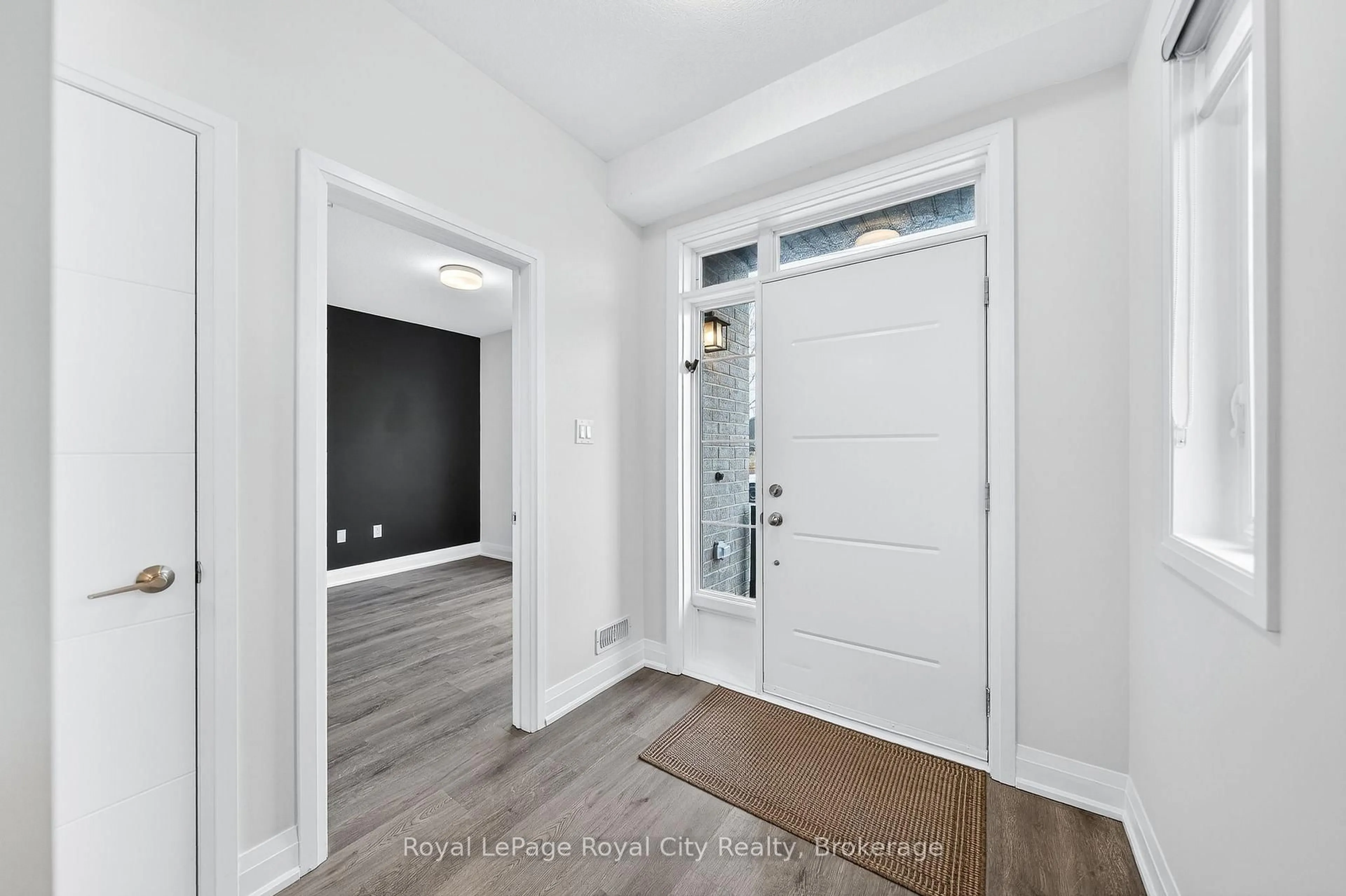Indoor entryway for 150 Huron St #1, Guelph Ontario N1G 4Y1