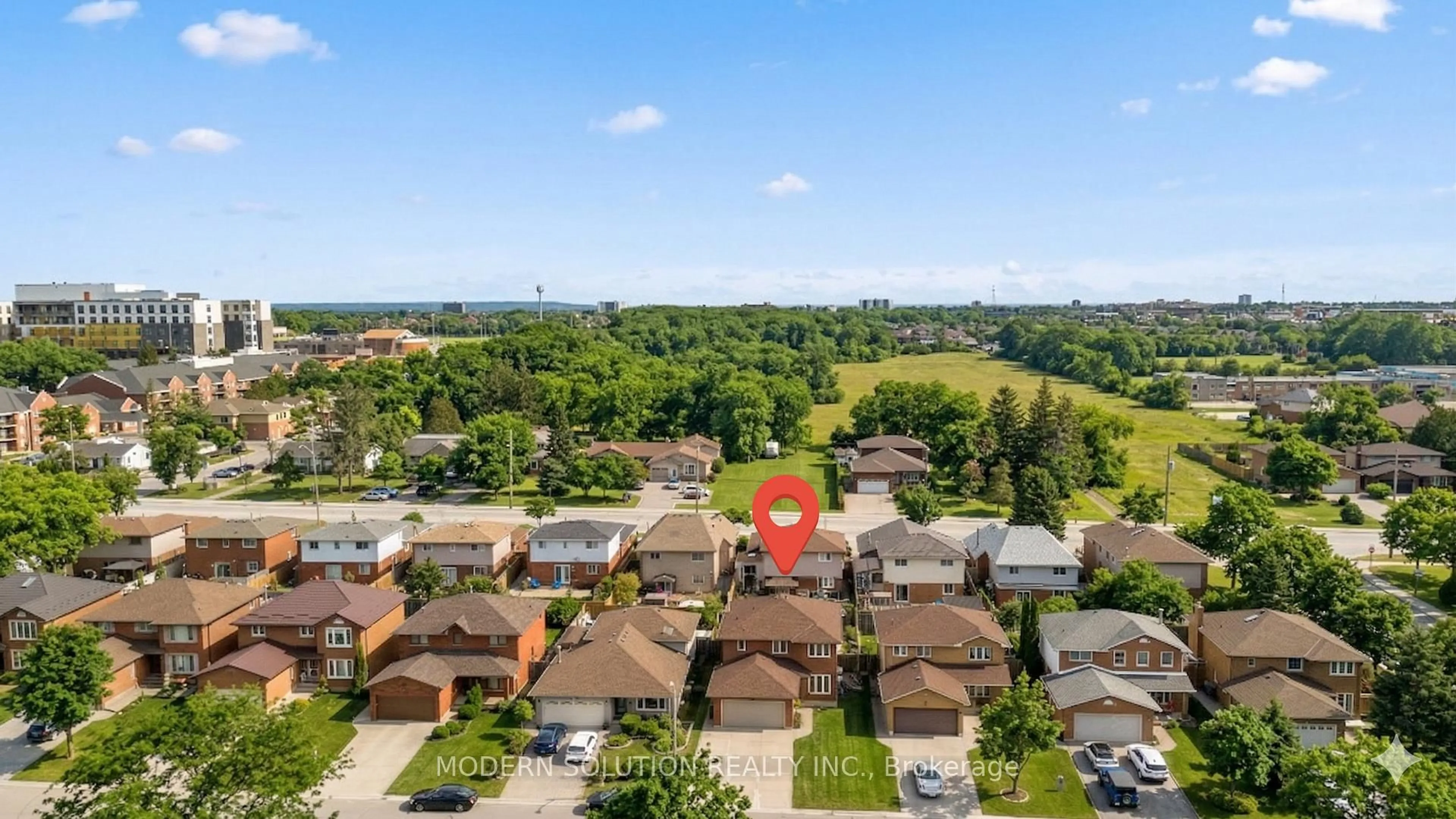 A pic from outside/outdoor area/front of a property/back of a property/a pic from drone, city buildings view from balcony for 168 Fusilier Dr, Hamilton Ontario L9B 2C8