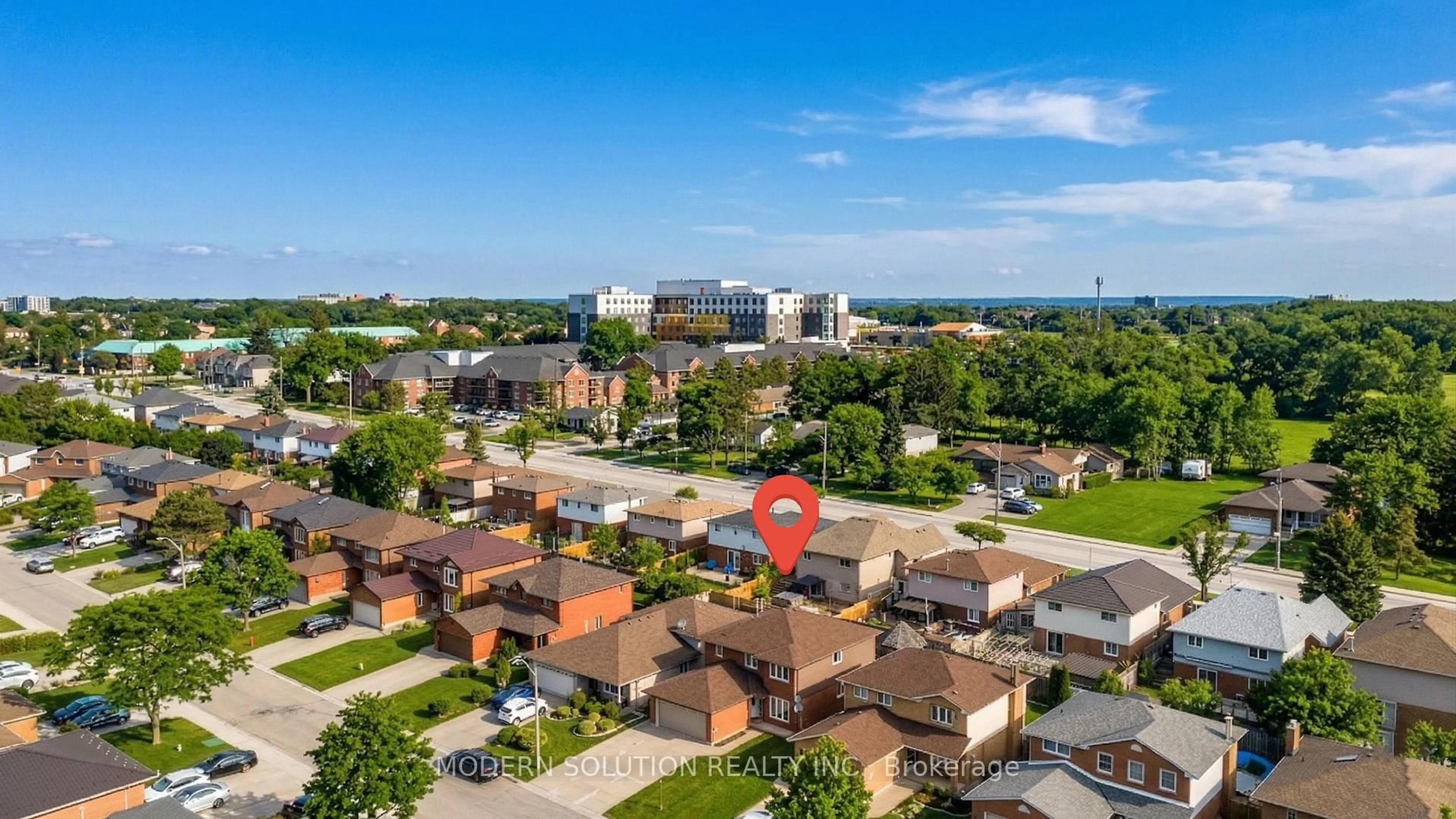 A pic from outside/outdoor area/front of a property/back of a property/a pic from drone, city buildings view from balcony for 168 Fusilier Dr, Hamilton Ontario L9B 2C8