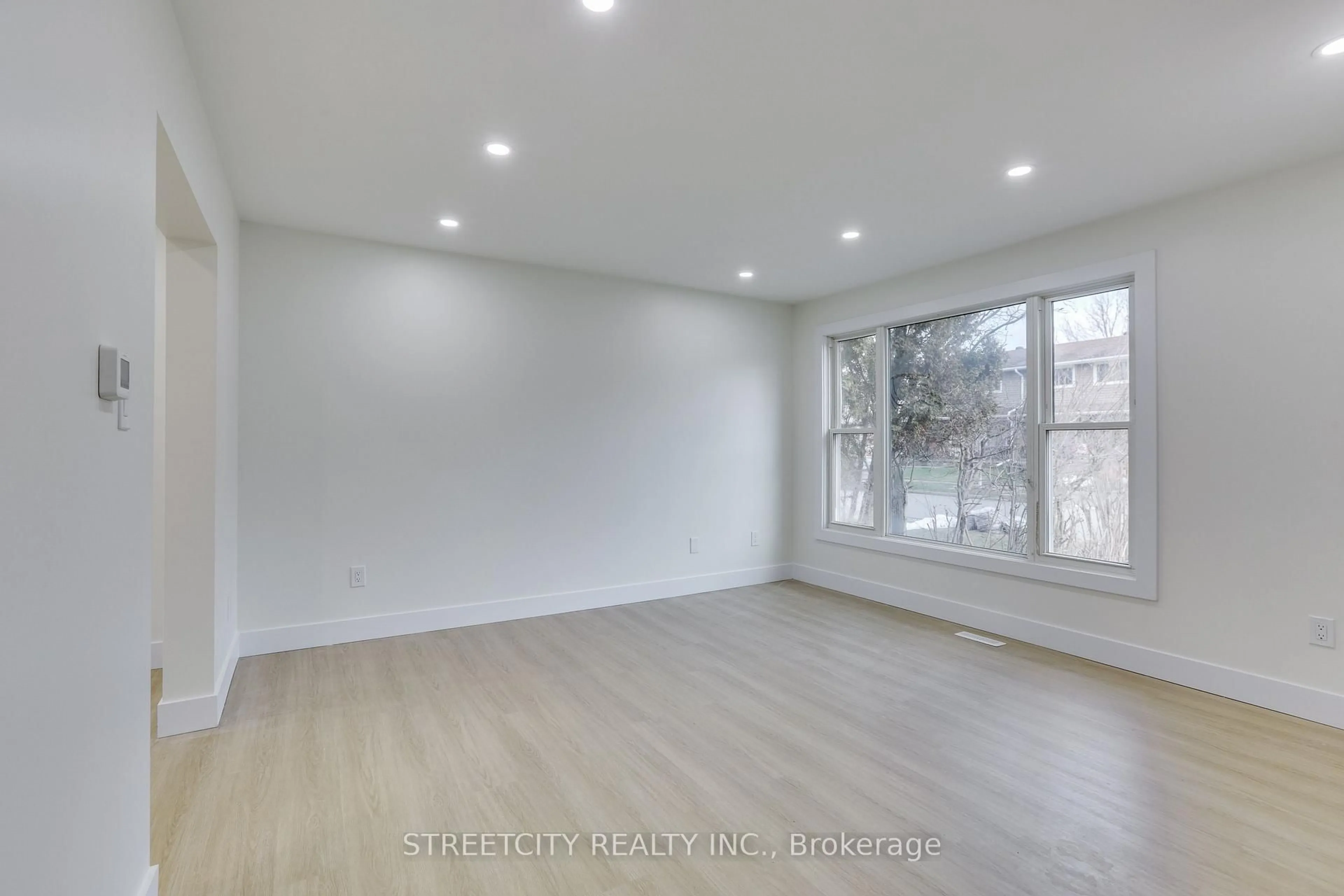 A pic of a room for 25 Augusta Cres, London South Ontario N6E 2C9