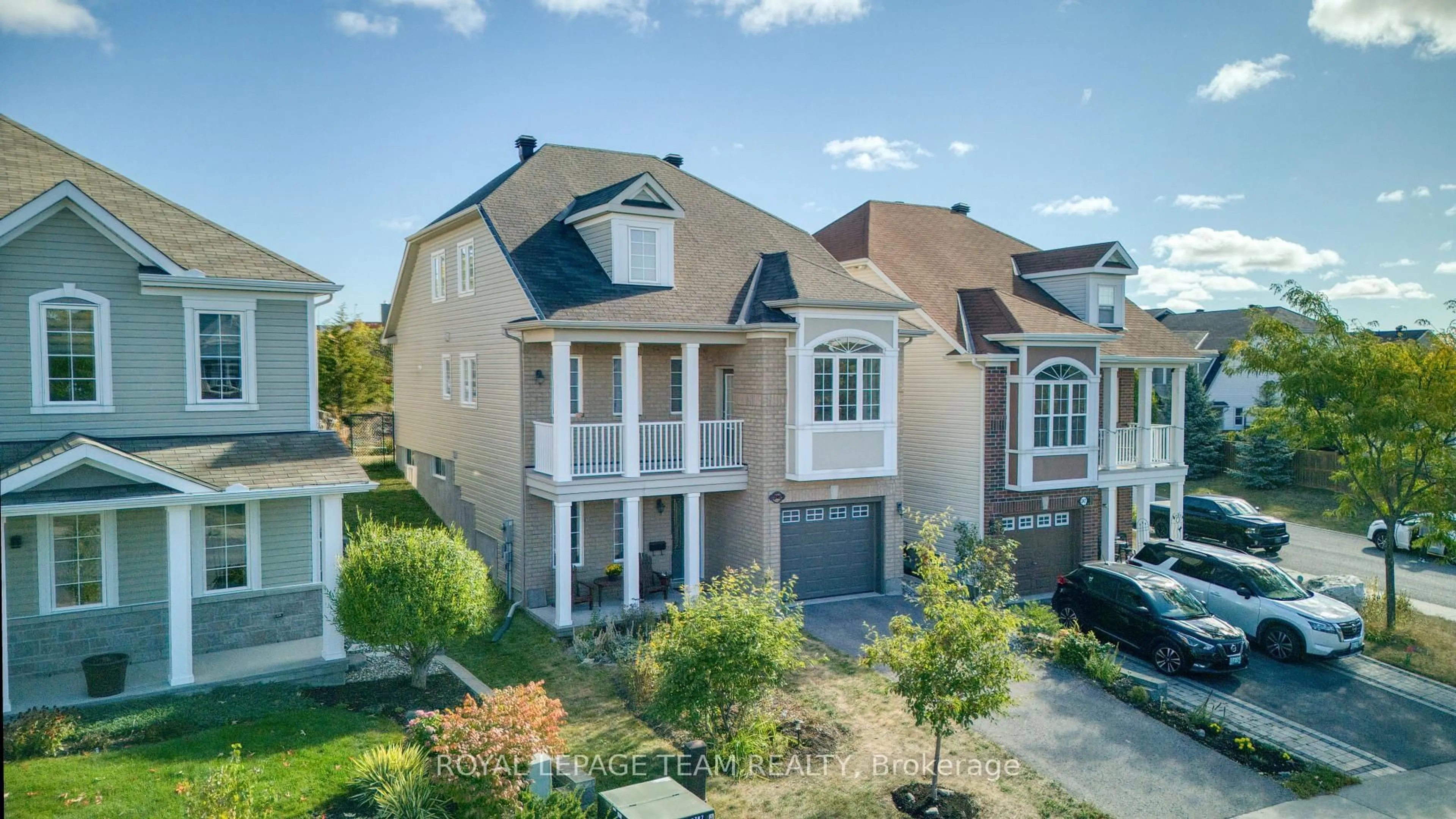 A pic from outside/outdoor area/front of a property/back of a property/a pic from drone, unknown for 249 Huntsville Dr, Kanata Ontario K2T 0C5