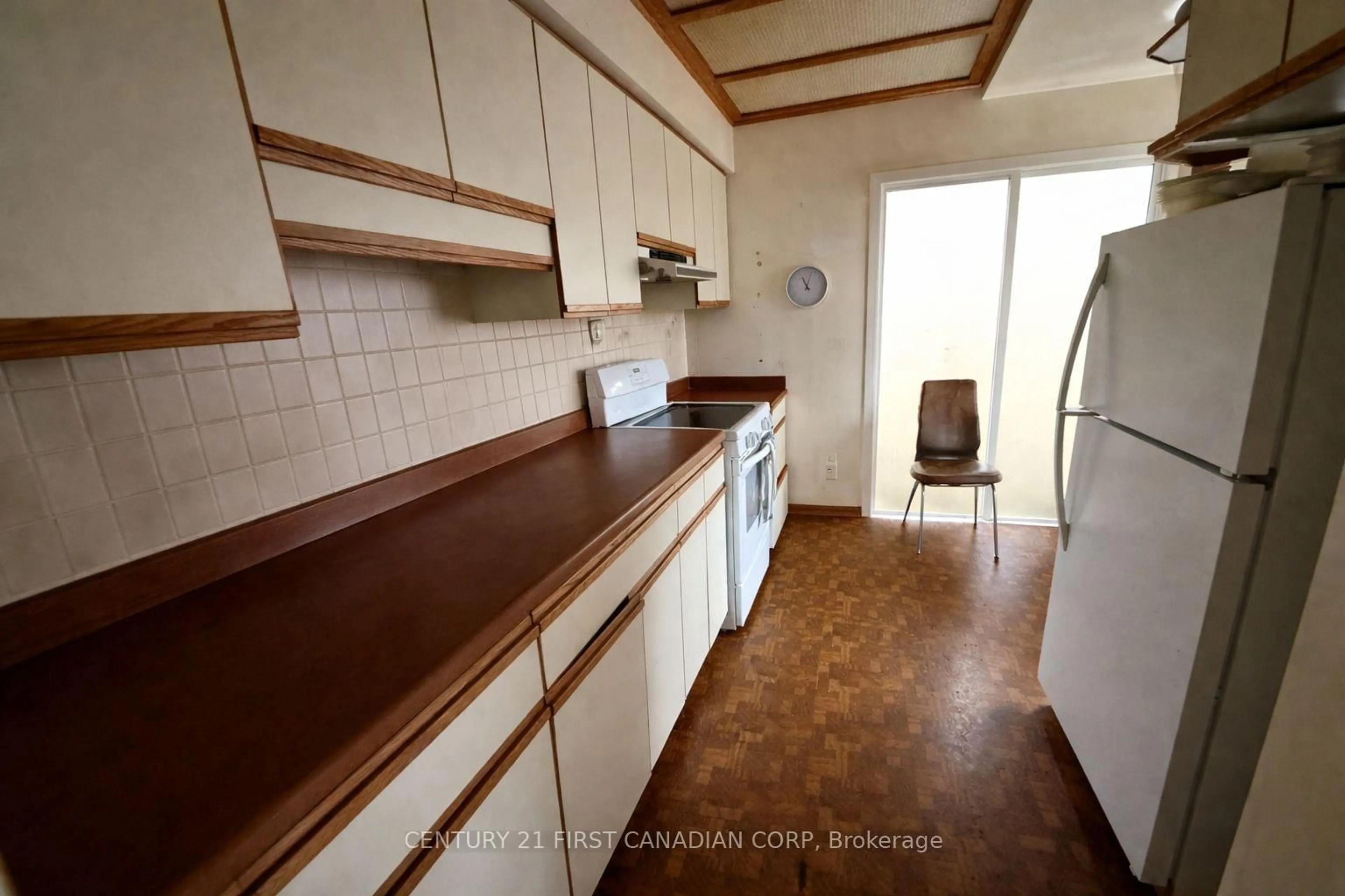 Standard kitchen, unknown for 239 Riverside Dr, London North Ontario N6H 1E7