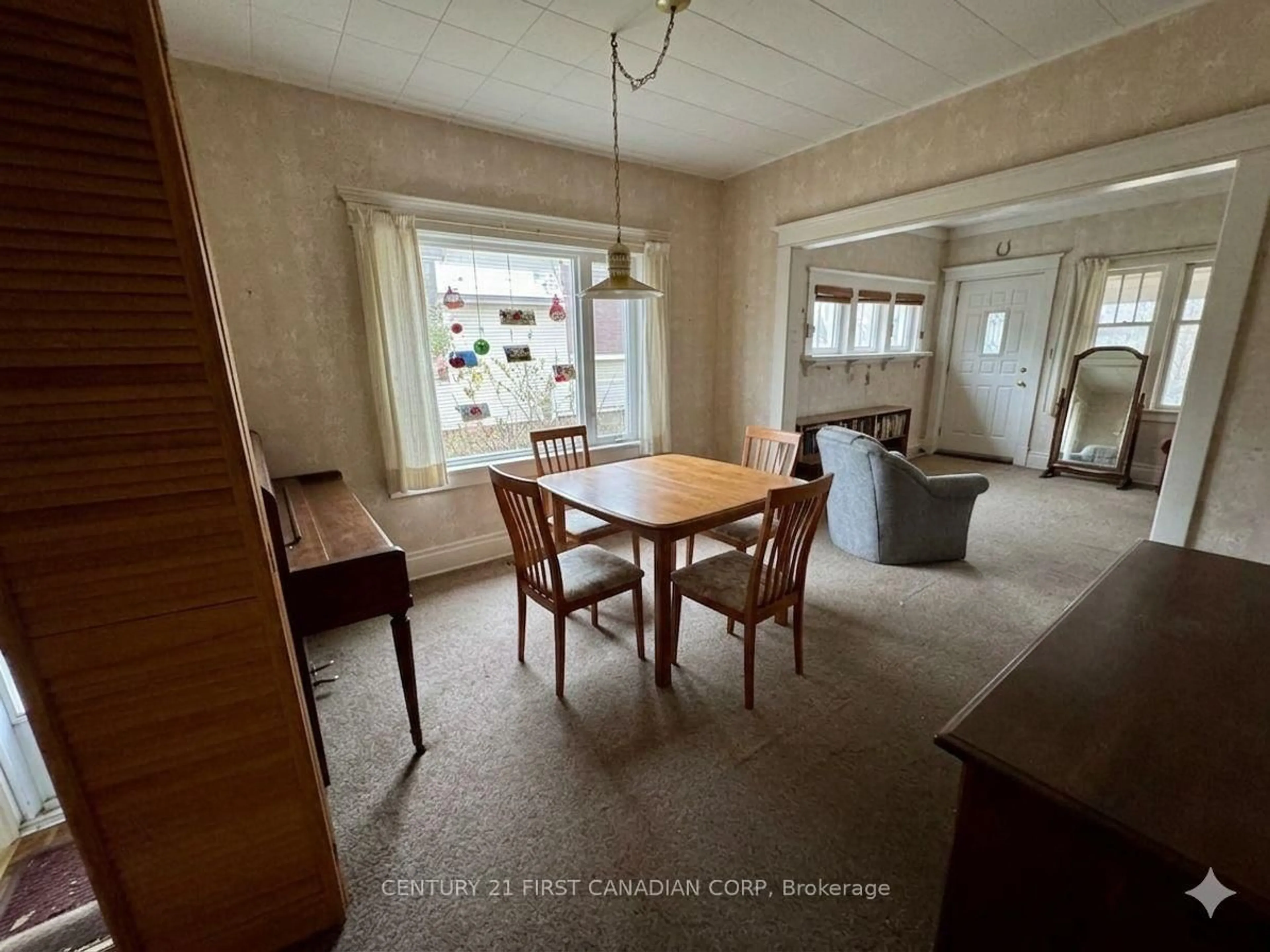 Dining room, unknown for 239 Riverside Dr, London North Ontario N6H 1E7